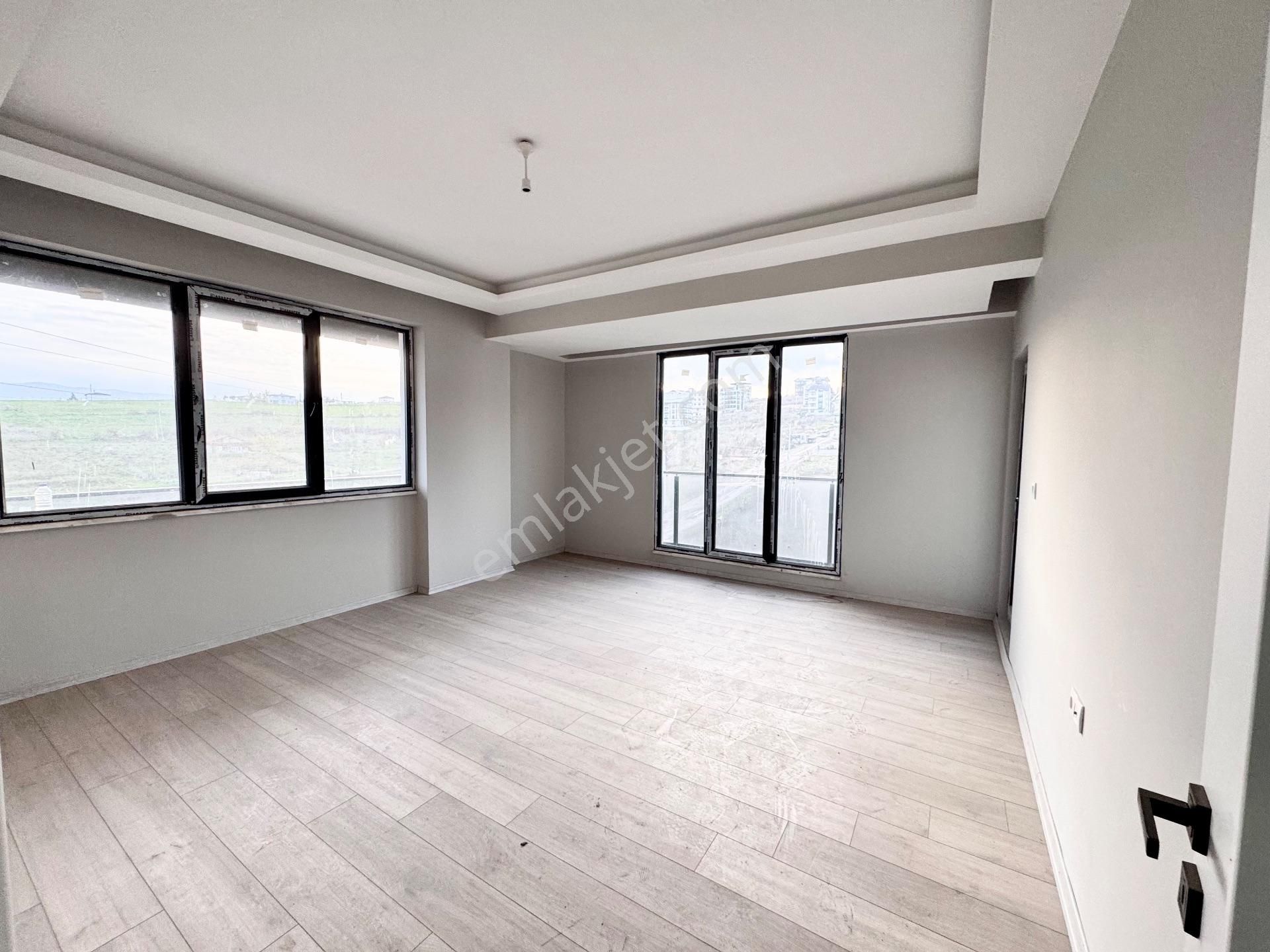 Çiftlikköy Sultaniye'de Ebeveyn Banyolu 3+1 Satılık Daire - Görsel 2