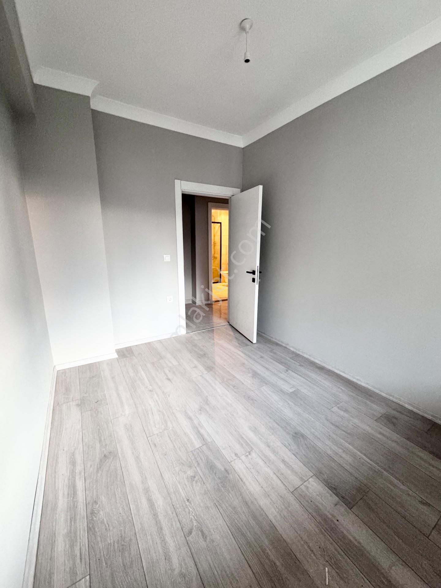 Çiftlikköy Sultaniye'de Ebeveyn Banyolu 3+1 Satılık Daire - Görsel 9