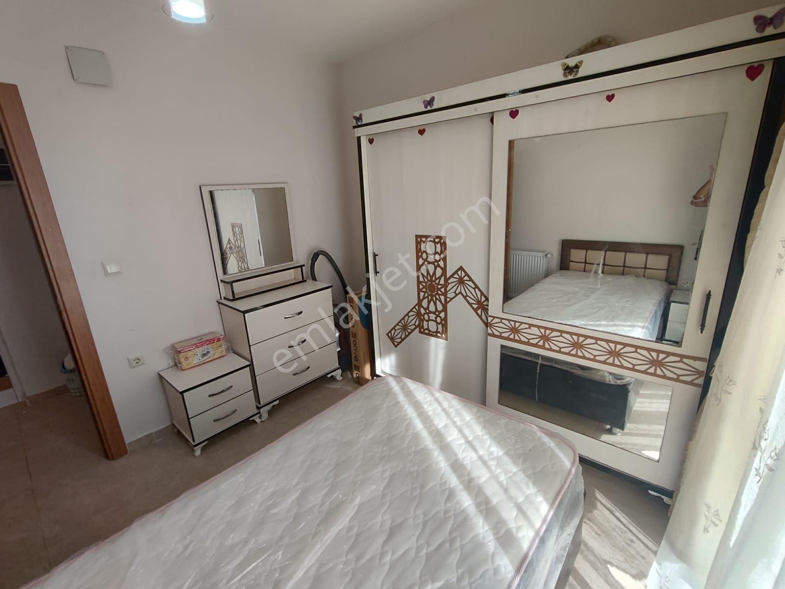 Sarı Cam Gültep.mah Eşyalı Daire Geniş Oturumlu 1+1 - Görsel 23