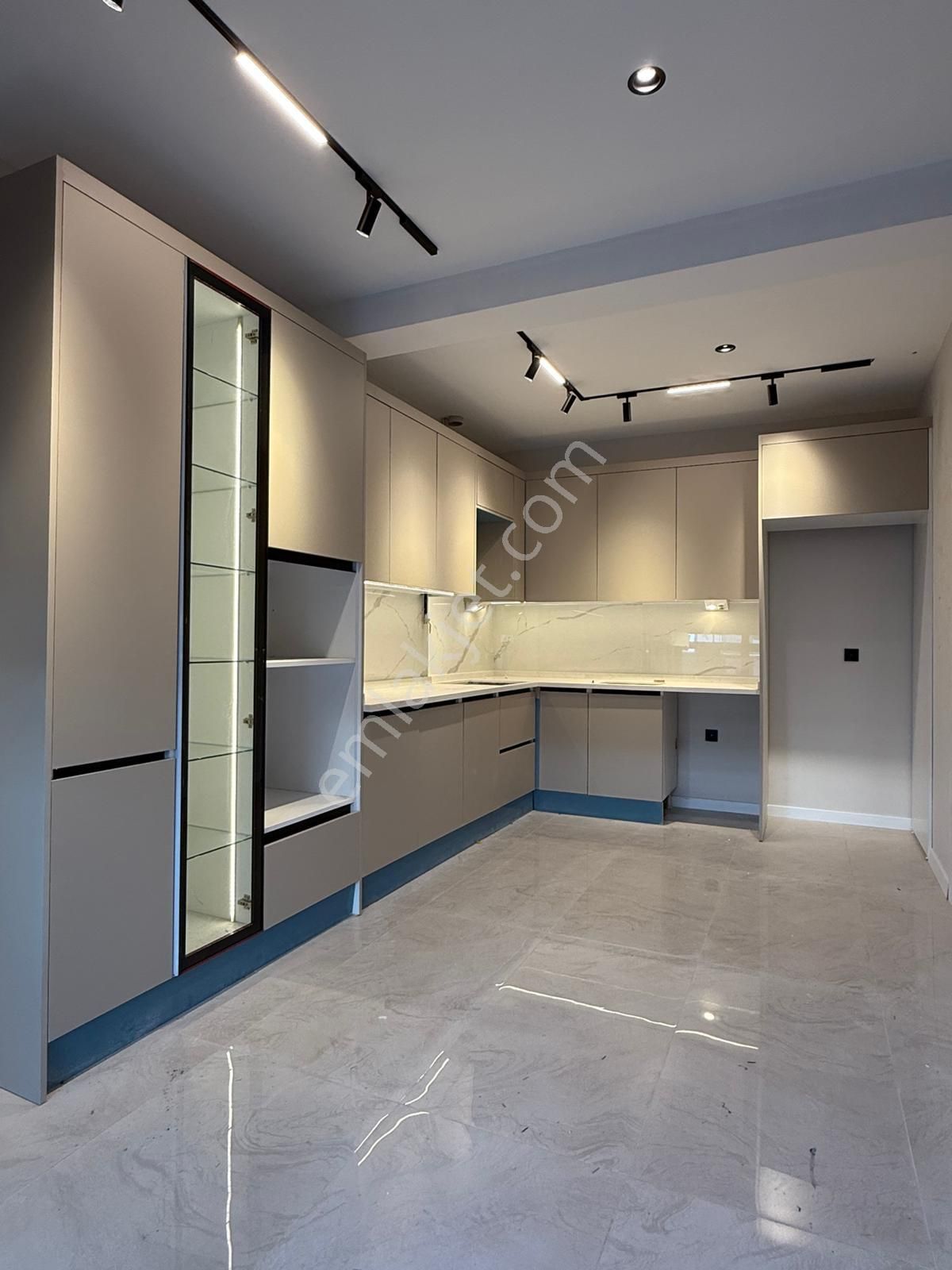 Aşağı Söğütönünde Bahçeli 4+1 Dubleks Villa