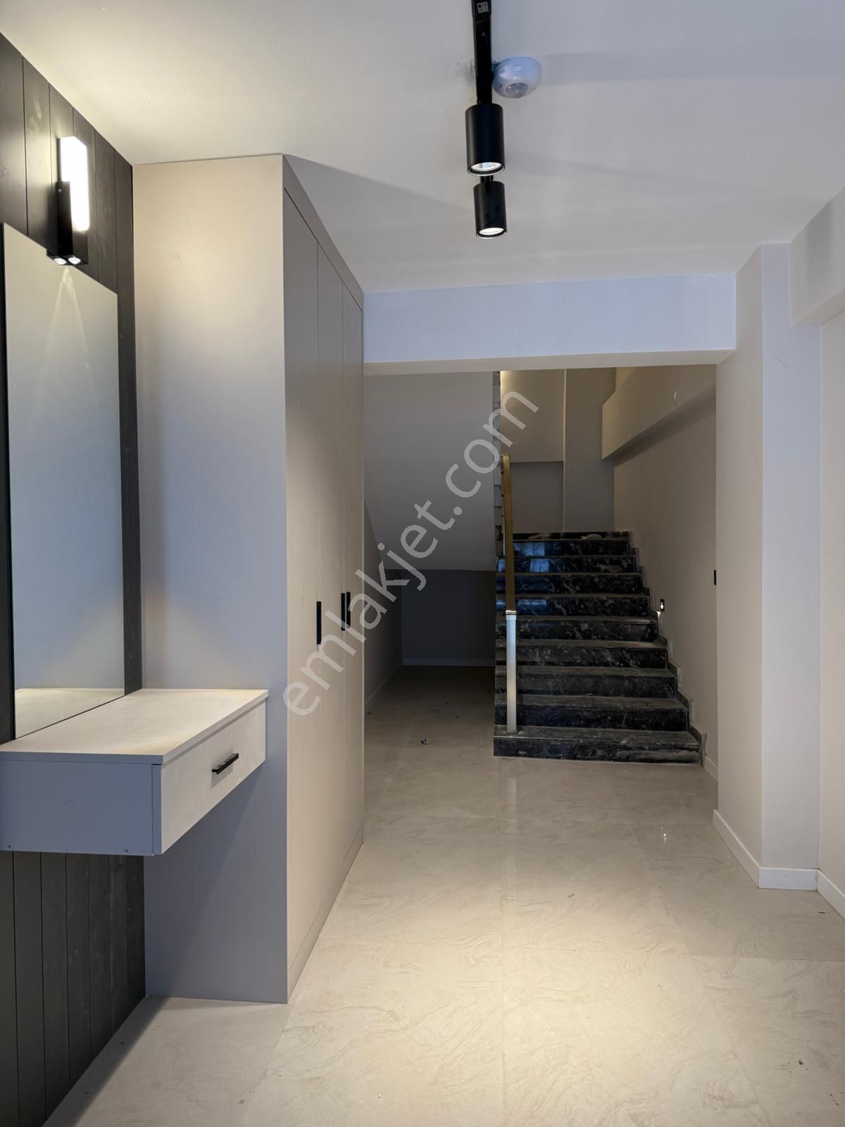 Aşağı Söğütönünde Bahçeli 4+1 Dubleks Villa - Görsel 13