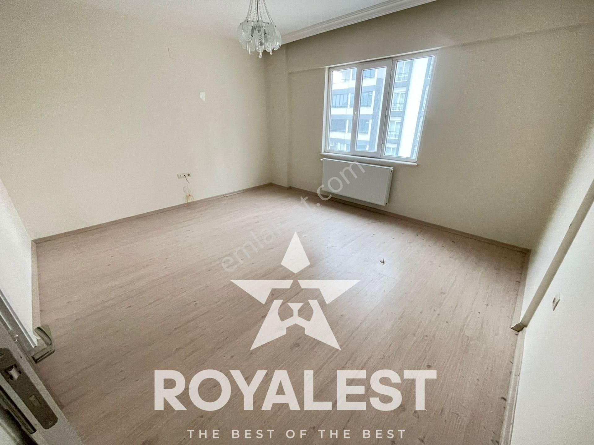Royalest'ten Fiyat Düştü Ara Kat Taşınmaya Hazır Önü Açık - Görsel 4