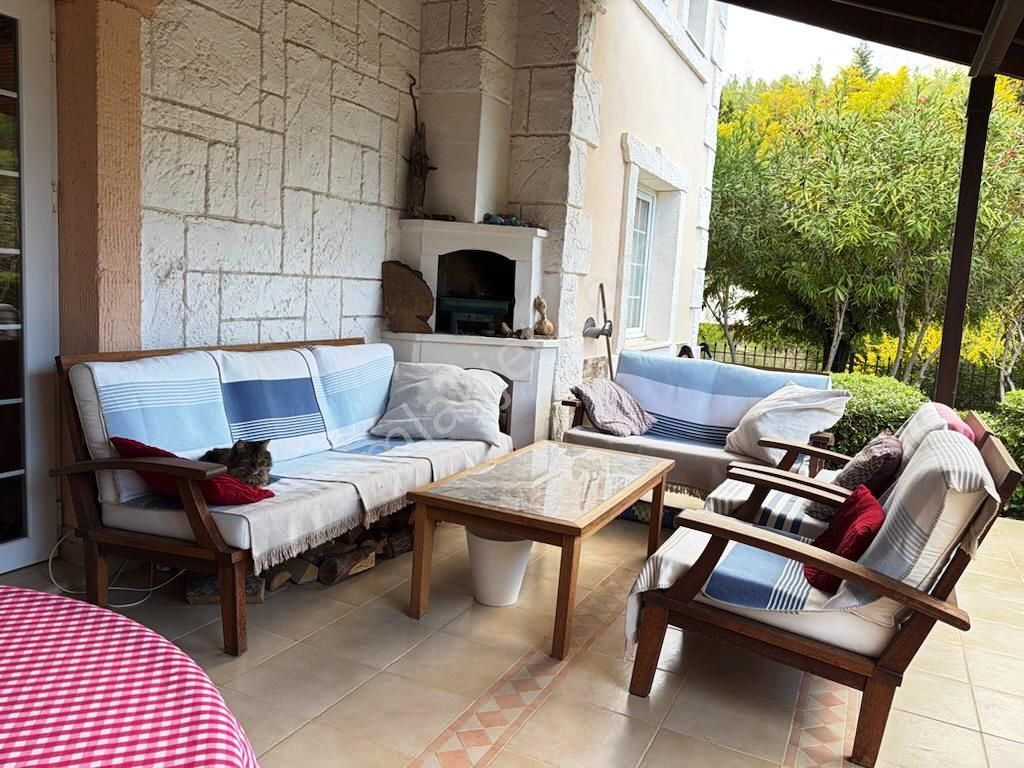 Kemer Beycik'te Eşsiz Konumda Mobilyalı Kiralık Site İçi Müstakil - Görsel 10