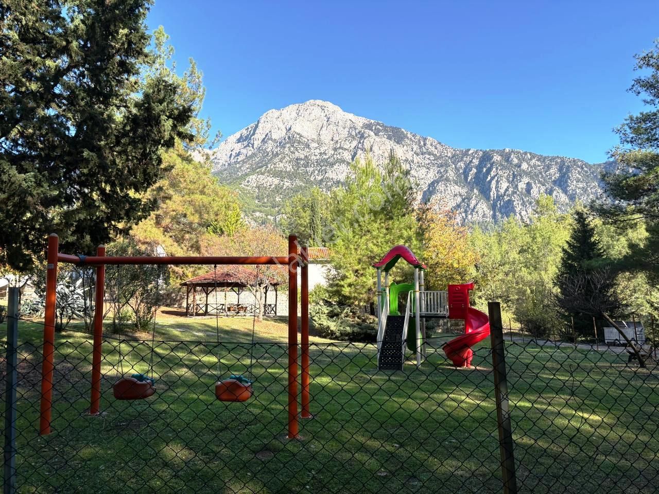 Kemer Beycik'te Eşsiz Konumda Mobilyalı Kiralık Site İçi Müstakil - Görsel 6