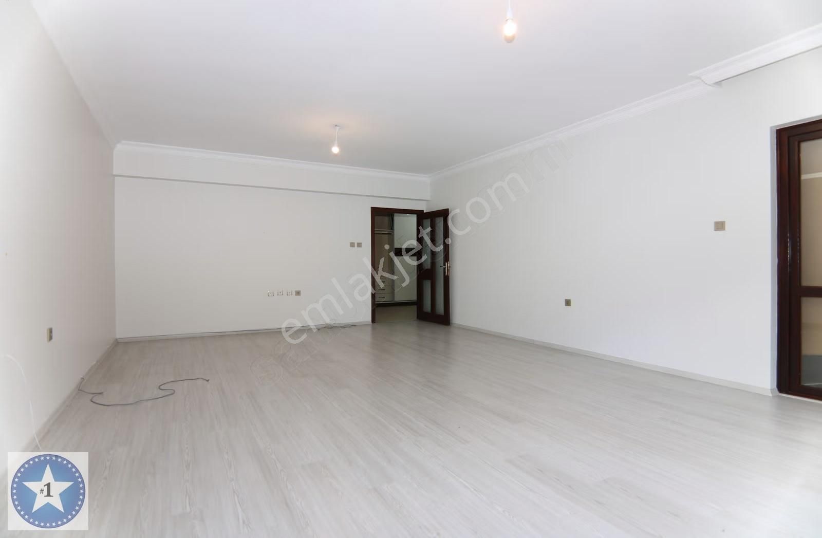 Çukurambarın Kalbinde Metro 750 Çarşı Merkezi 450 Metre - Görsel 24