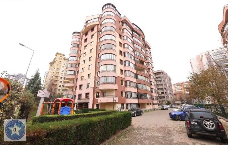 Çukurambarın Kalbinde Metro 750 Çarşı Merkezi 450 Metre