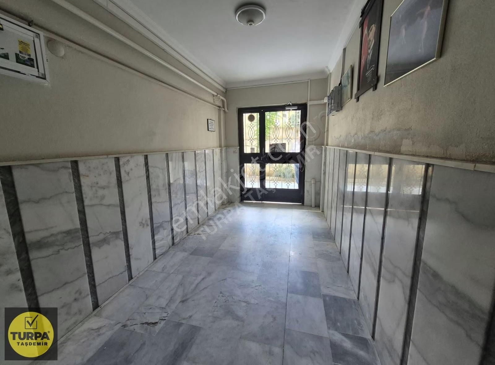 Buca Hasanağa Bahçesine Yakın Kiralık 3+1 Site İçi Asansörlü - Görsel 4