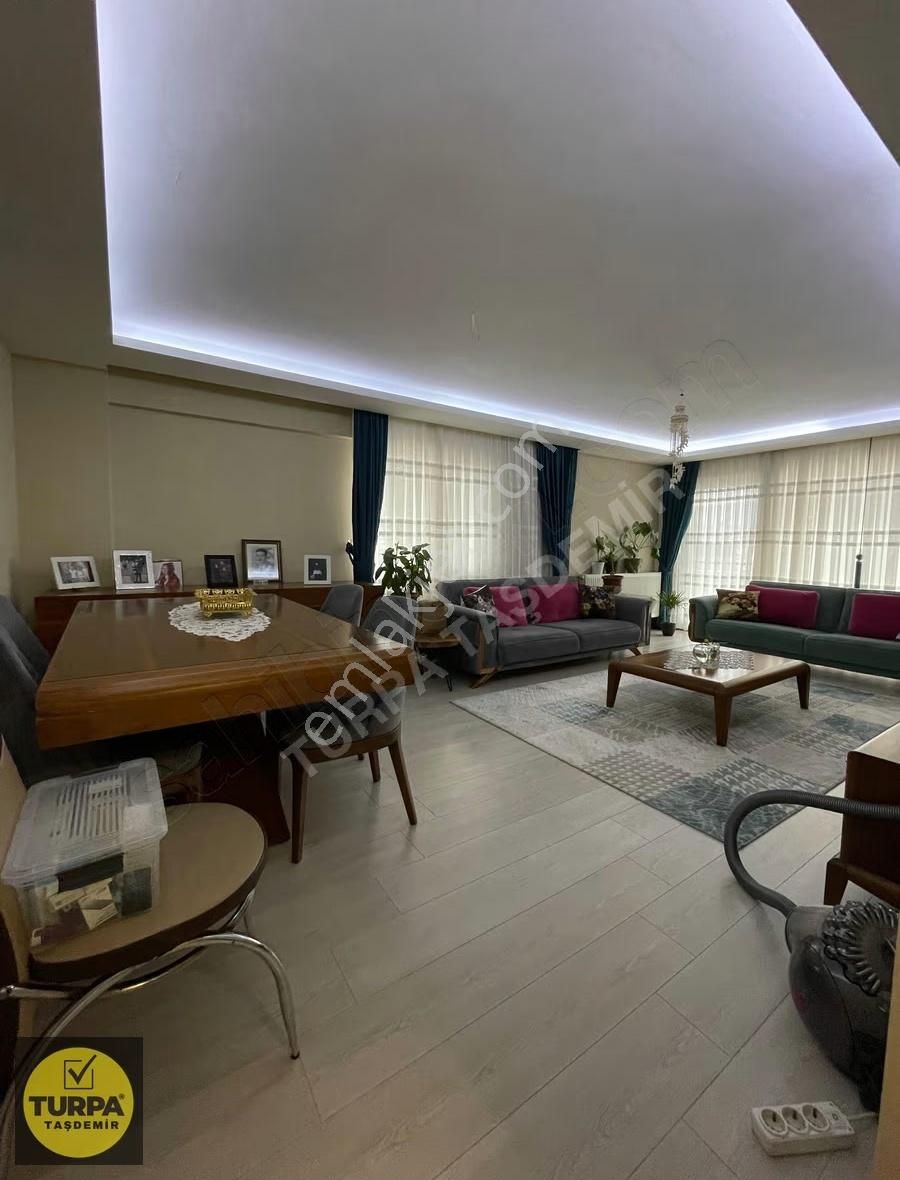 Karşıyaka Dedebaşı Mah.'nde Ferah Satılık Dubleks Daire (4+1) - Görsel 9