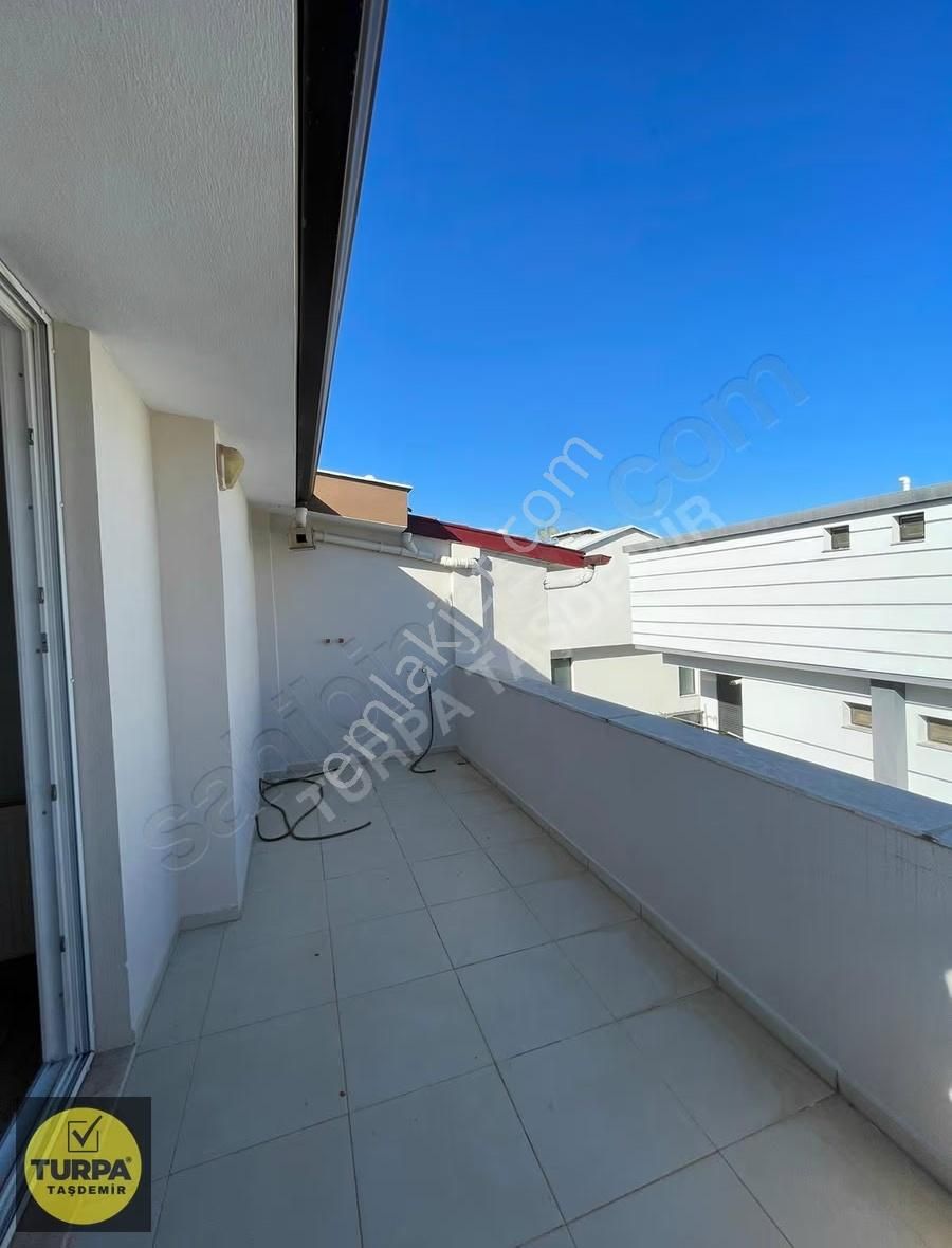 Menderes Mithatpaşa Mahallesi'nde Satılık İkiz Villa (tripleks) - Görsel 33