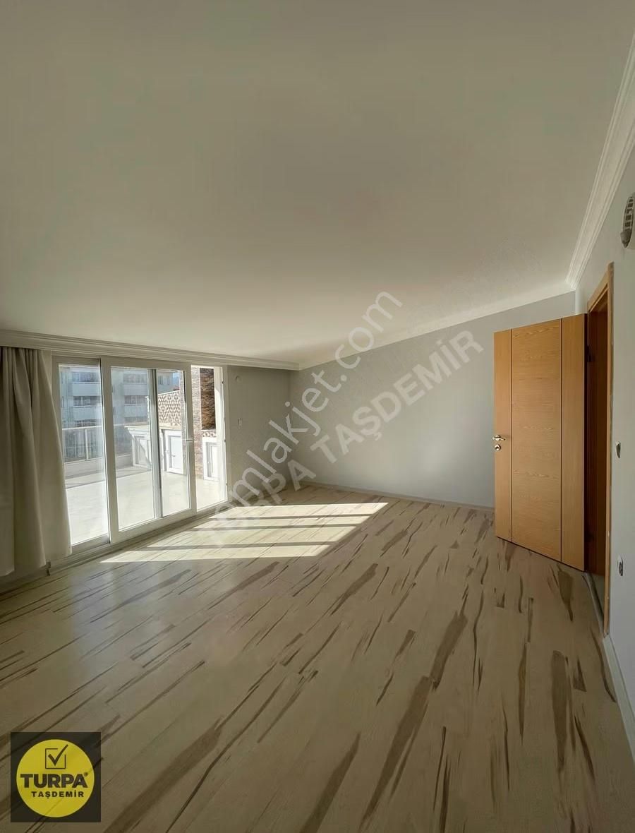 Menderes Mithatpaşa Mahallesi'nde Satılık İkiz Villa (tripleks) - Görsel 7
