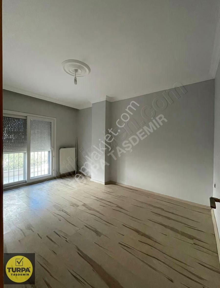 Menderes Mithatpaşa Mahallesi'nde Satılık İkiz Villa (tripleks) - Görsel 32