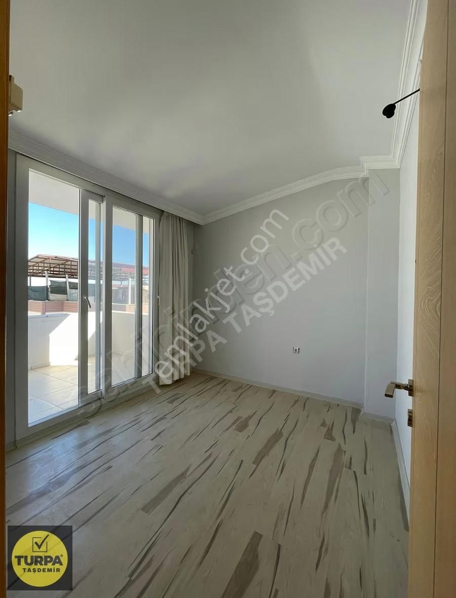 Menderes Mithatpaşa Mahallesi'nde Satılık İkiz Villa (tripleks) - Görsel 25