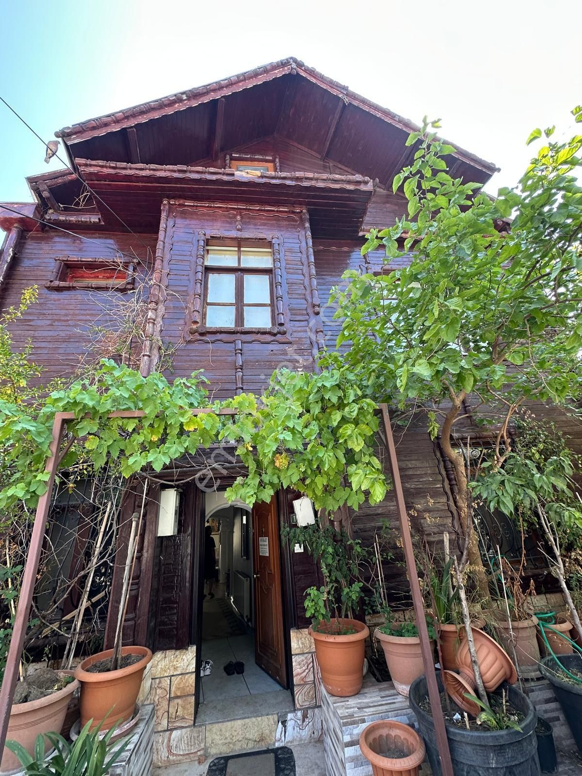 Kapital'den Merkezde Şehir Manzaralı Nostaljik Müstakil Ev