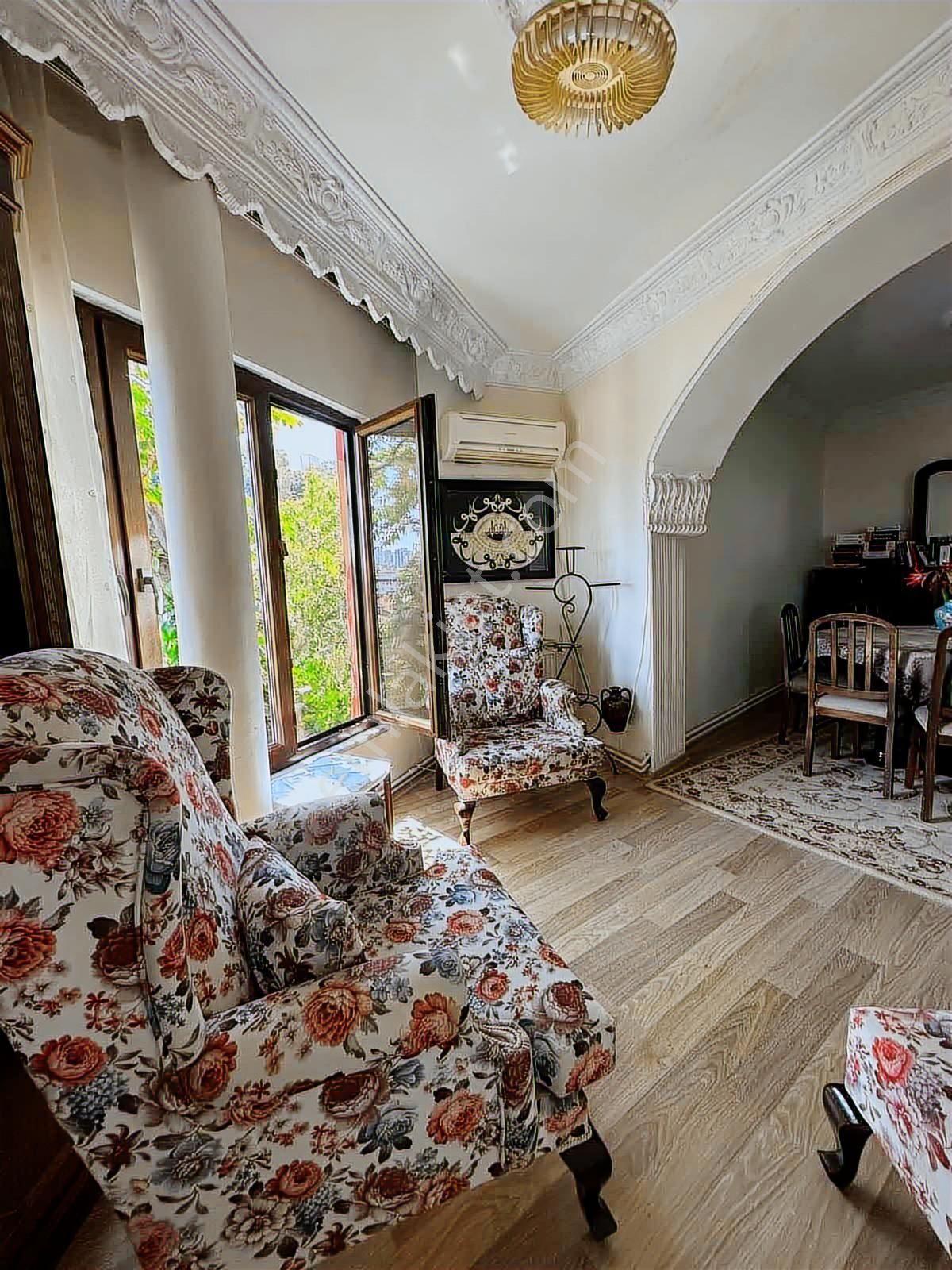 Merkezde Şehir Manzaralı Nostaljik Müstakil Ev - Görsel 27