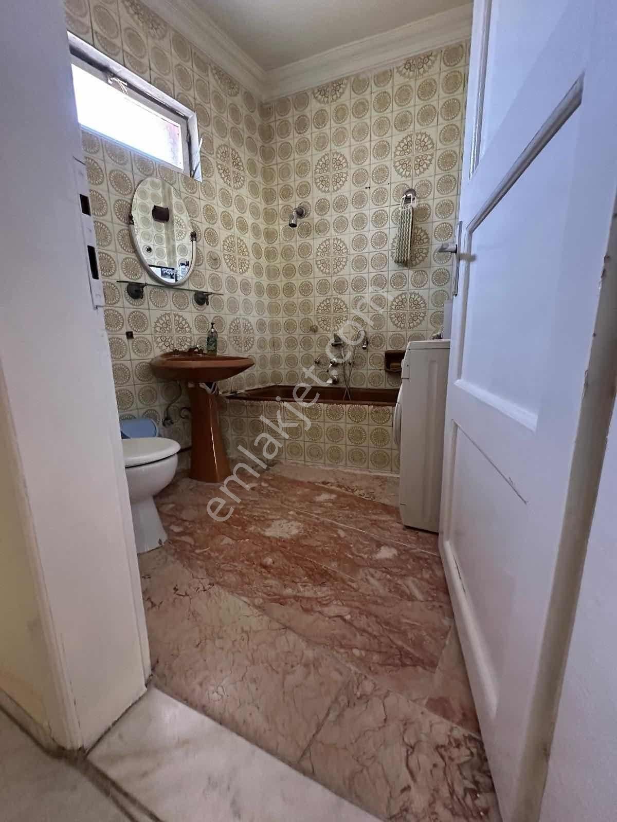 Merkezde Şehir Manzaralı Nostaljik Müstakil Ev - Görsel 20