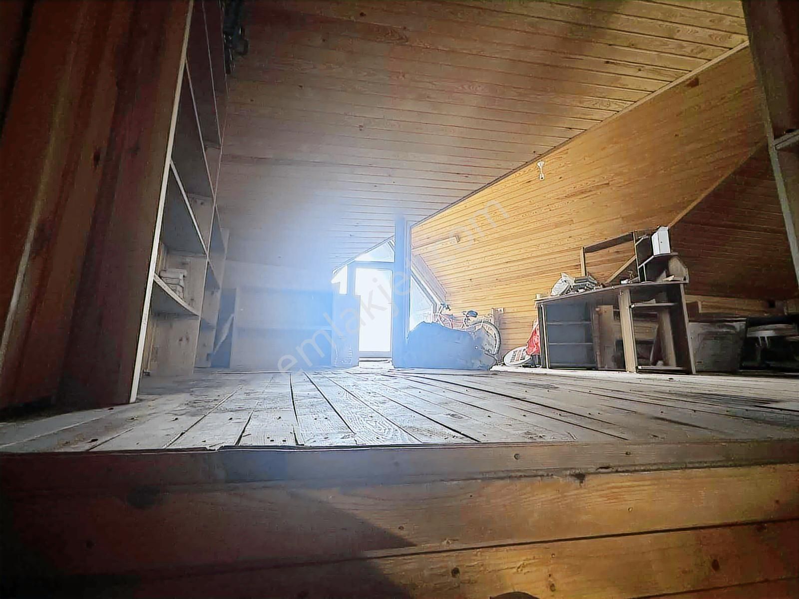 Merkezde Şehir Manzaralı Nostaljik Müstakil Ev - Görsel 3