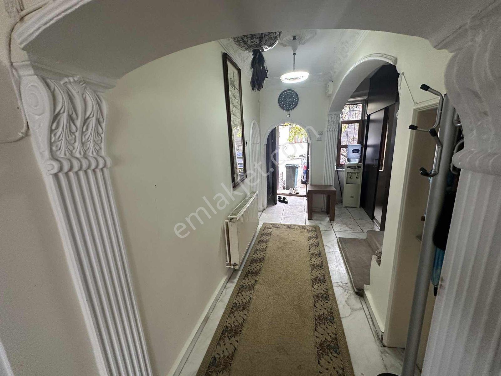 Merkezde Şehir Manzaralı Nostaljik Müstakil Ev - Görsel 26