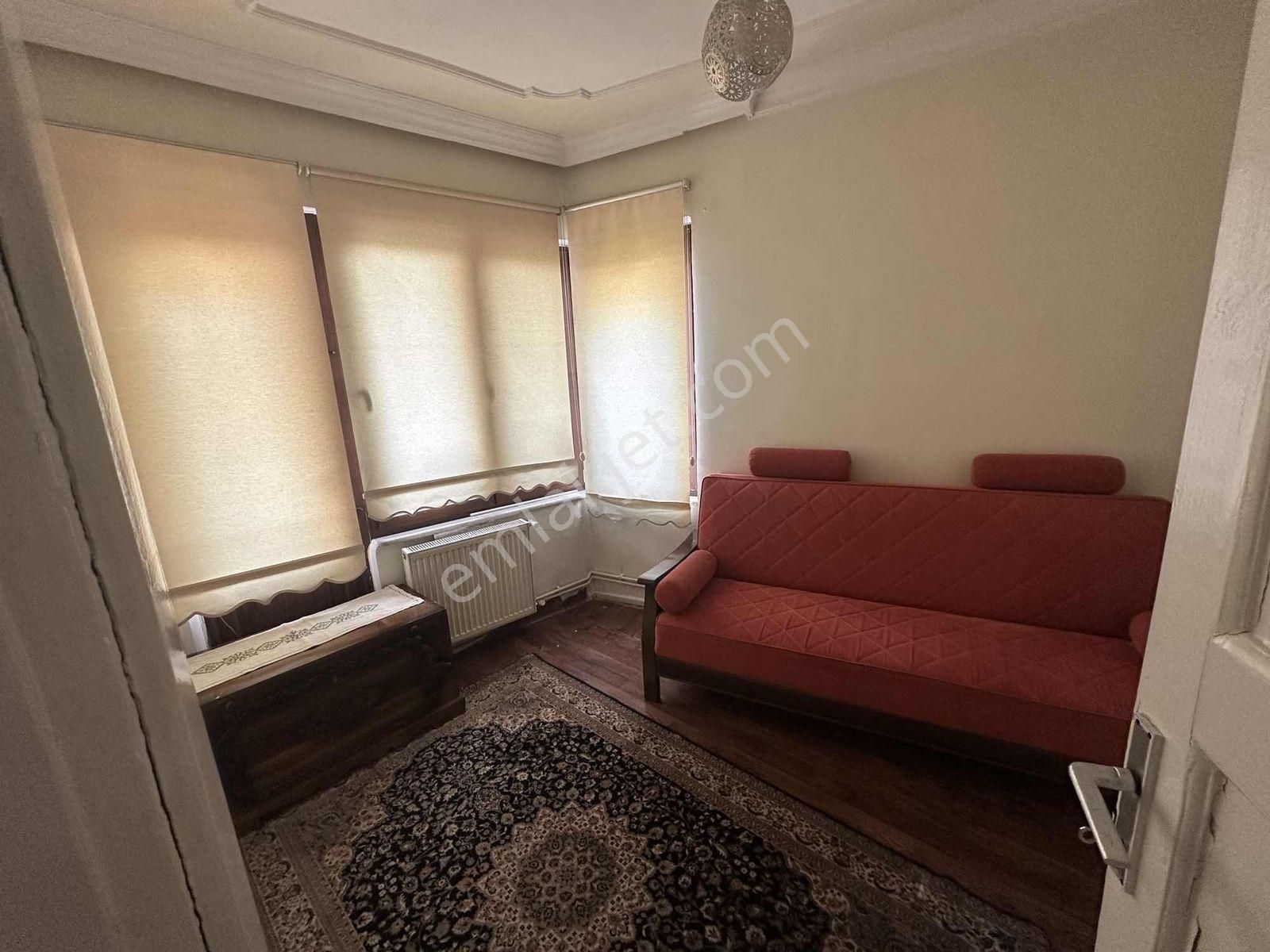 Merkezde Şehir Manzaralı Nostaljik Müstakil Ev - Görsel 6