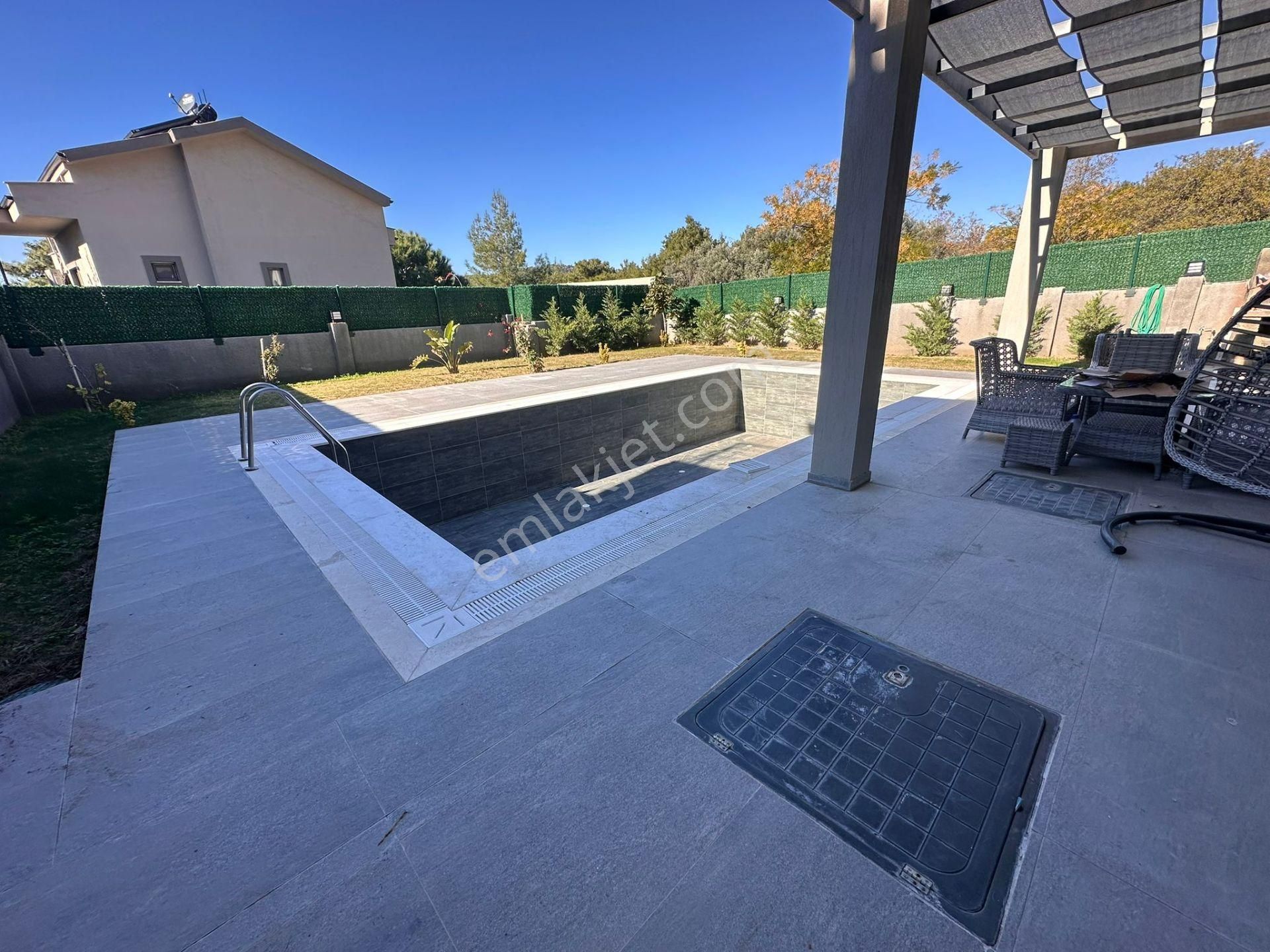 Stop’tan Ovacık 500m² Arsa İçerisinde 3+1 Tribleks Villa - Görsel 6