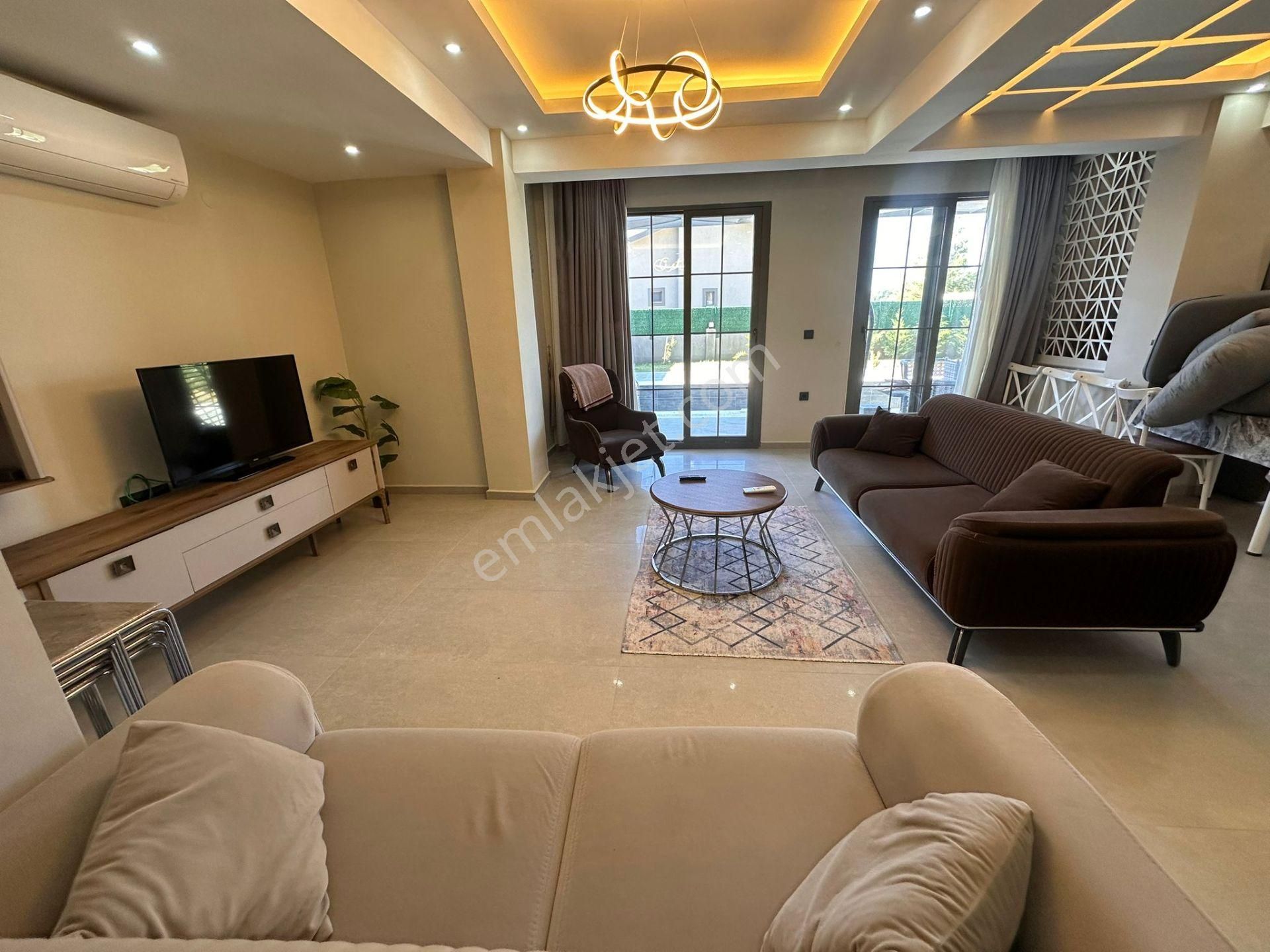 Stop’tan Ovacık 500m² Arsa İçerisinde 3+1 Tribleks Villa - Görsel 14