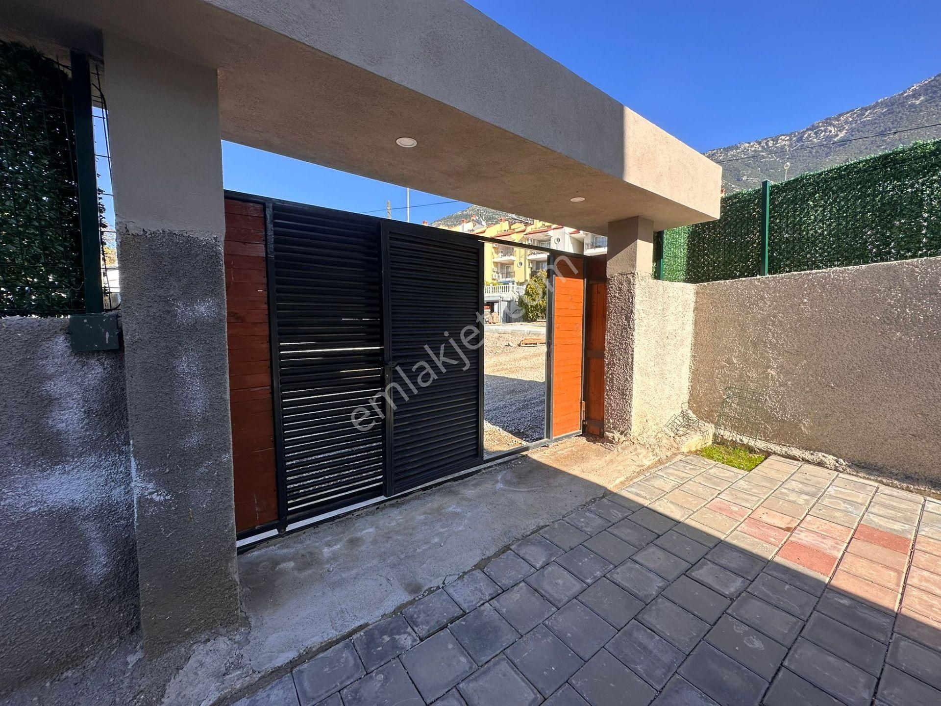 Stop’tan Ovacık 500m² Arsa İçerisinde 3+1 Tribleks Villa - Görsel 5