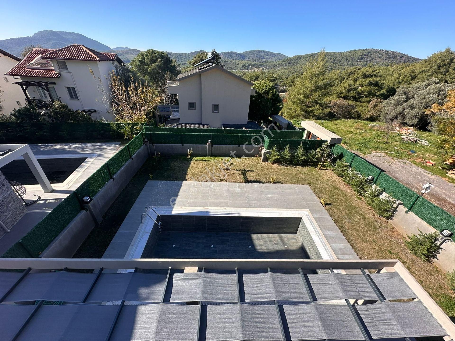 Stop’tan Ovacık 500m² Arsa İçerisinde 3+1 Tribleks Villa - Görsel 19