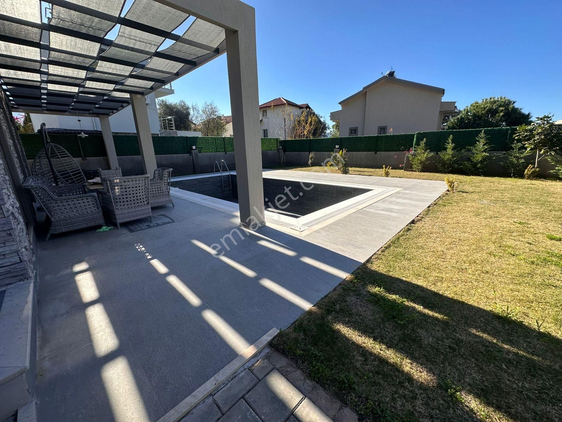 Stop’tan Ovacık 500m² Arsa İçerisinde 3+1 Tribleks Villa - Görsel 7