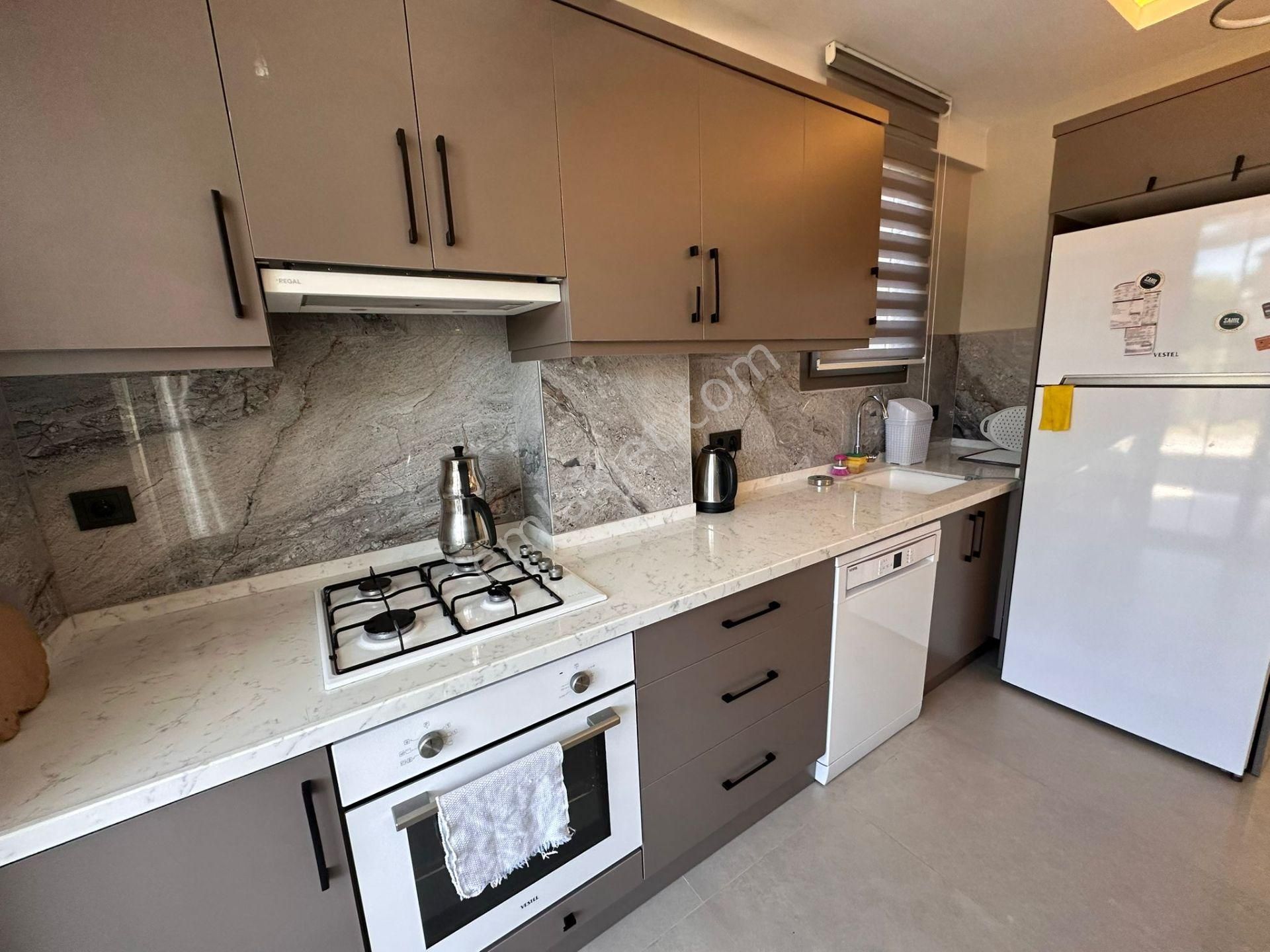 Stop’tan Ovacık 500m² Arsa İçerisinde 3+1 Tribleks Villa - Görsel 8