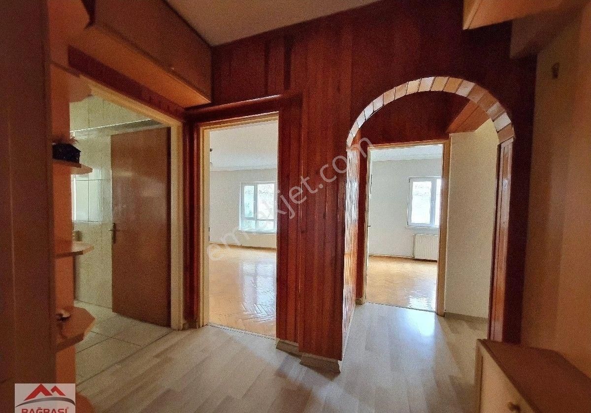 Ayvalı Mah Cadde Üzeri Antares Ve Şehir Hast. Yakını Ortakat 3+1 Bağımsız Kiralık Daire - Görsel 2