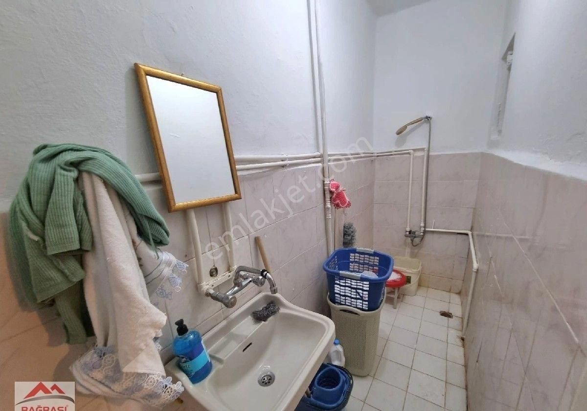 Yenimahalle / Cengiz Sokak'ta 2+1 Ara Kat Kombili Güney Cephe - Görsel 3