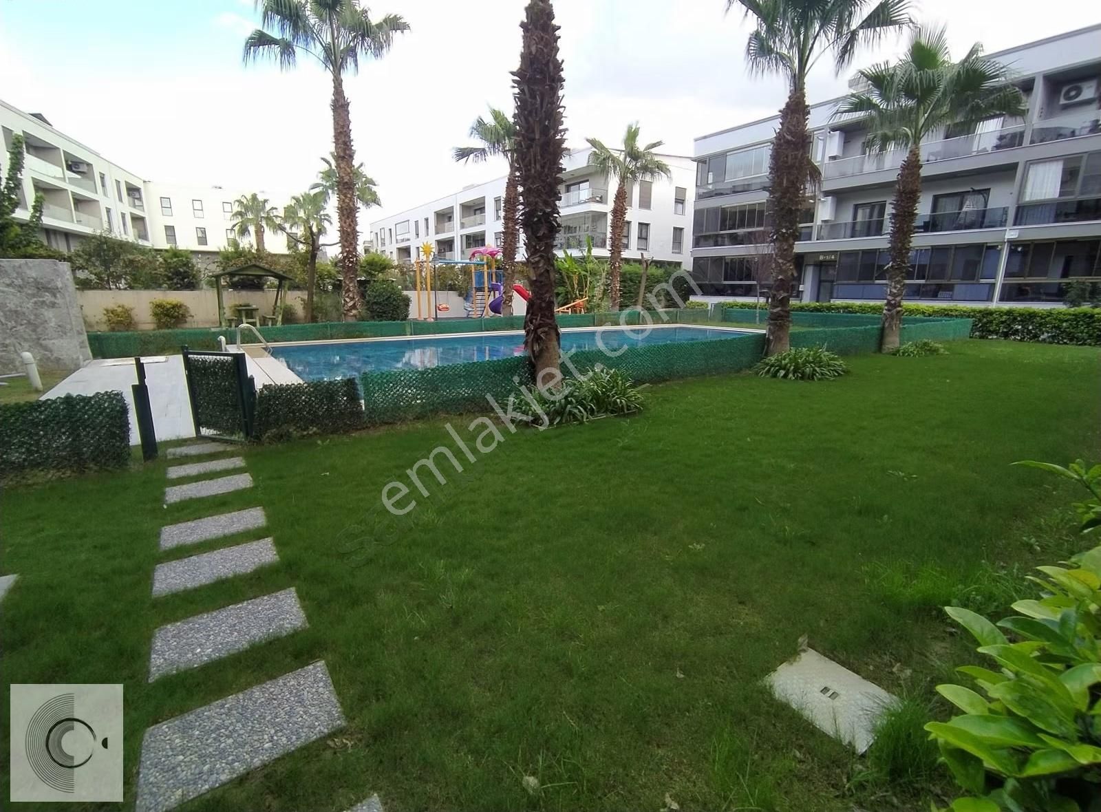 Havuzlu Site İçerisinde 2+1 Temiz Daire