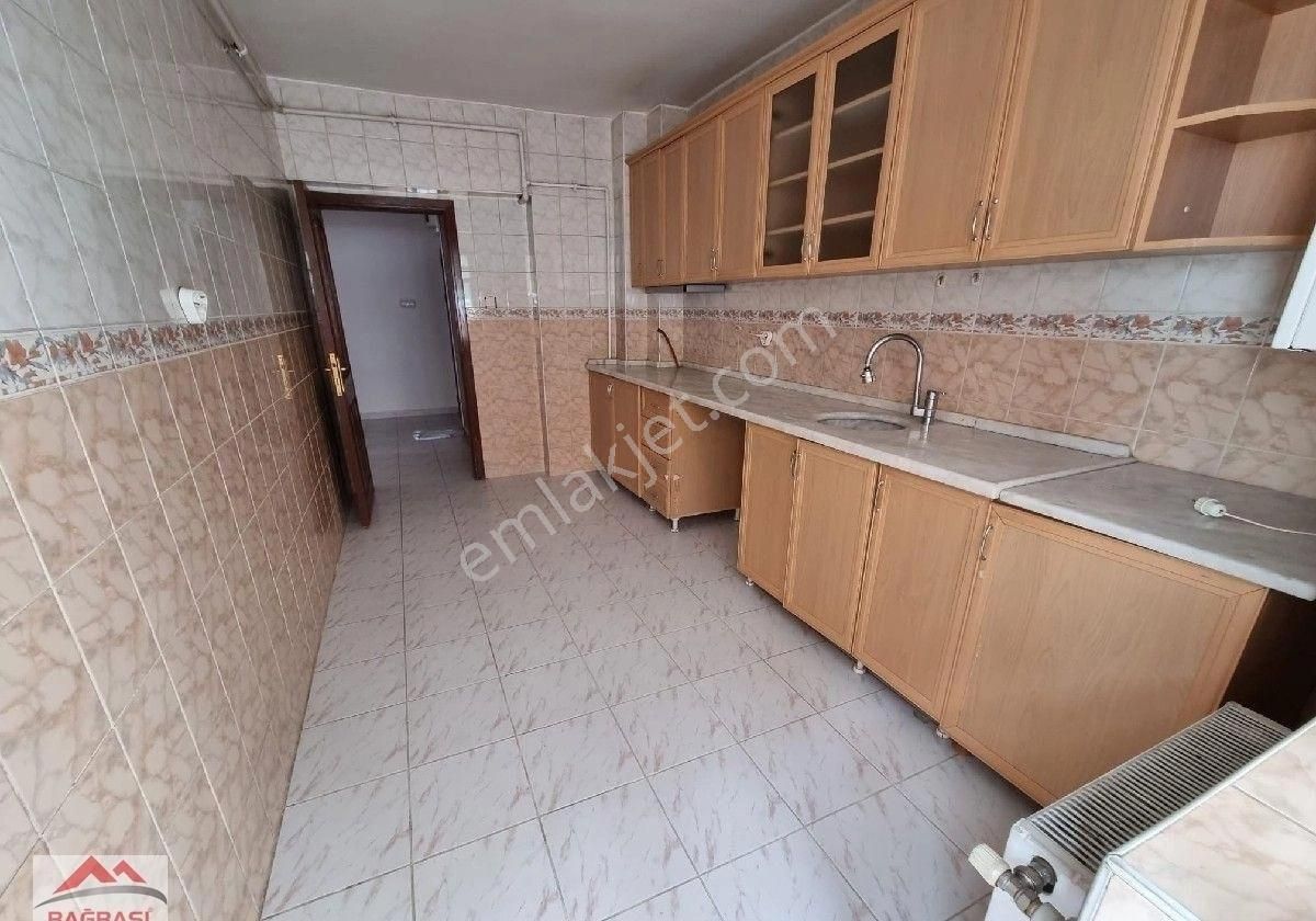 Antares Avm & Şehir Hastanesi Mevkiinde 3+1 Ara Kat Asansörlü Çift Banyolu