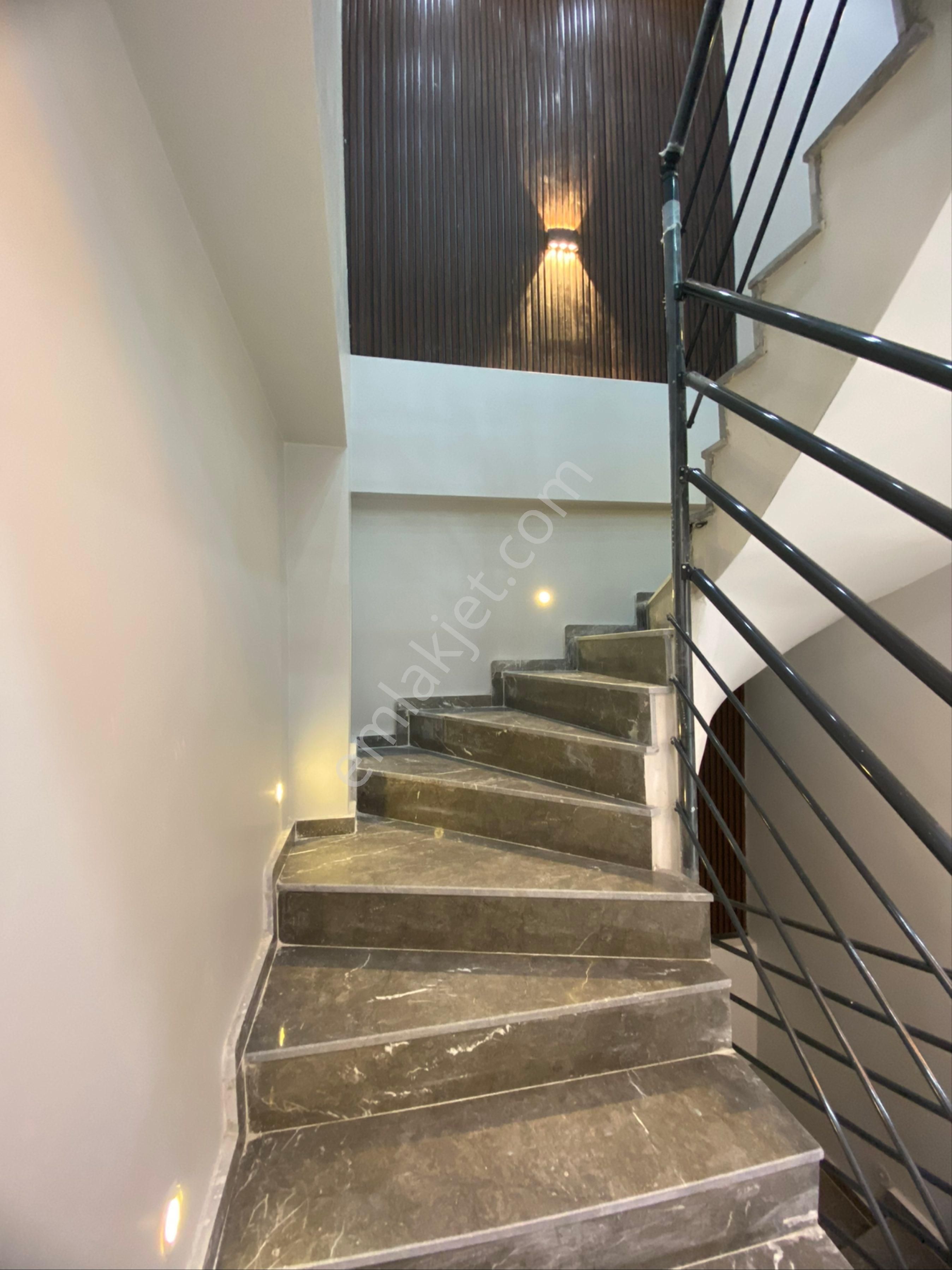 İzmir Bornova Atatürk Mahallesi’nde Satılık 4 + 1 Binamız Trubleks - Görsel 29