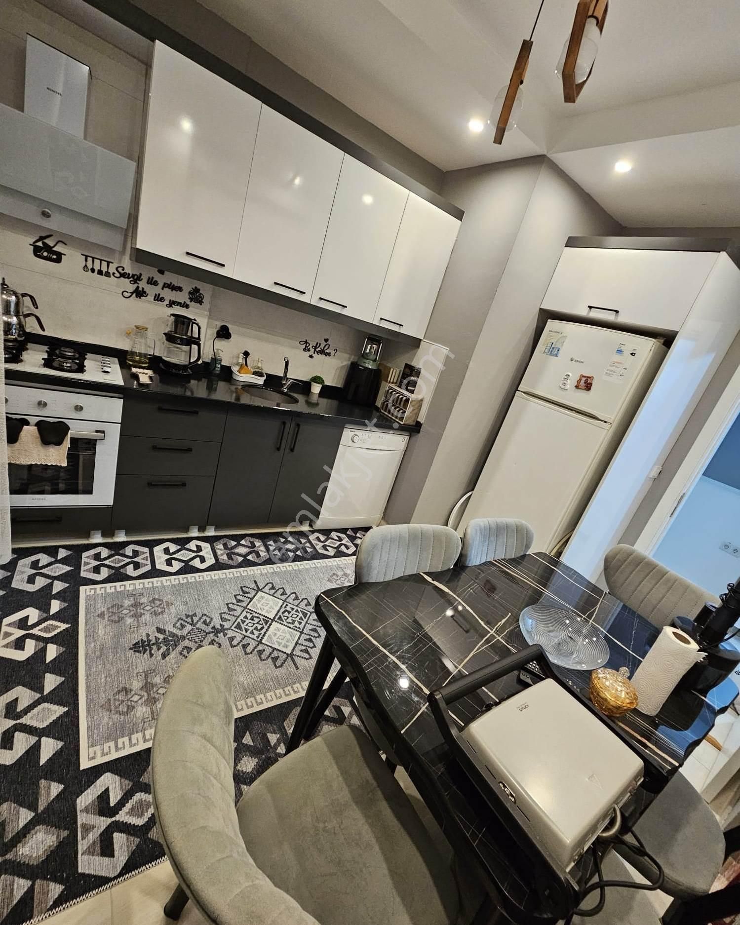 Ergün'den İstiklal'de Komple Yapılı 3+1 Satılık Daire - Görsel 3