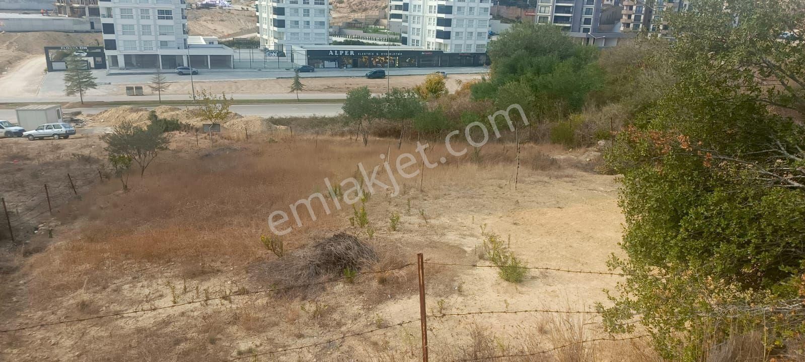 100.yil Bulvara 2. Parselde Satilik Arsa - Görsel 3