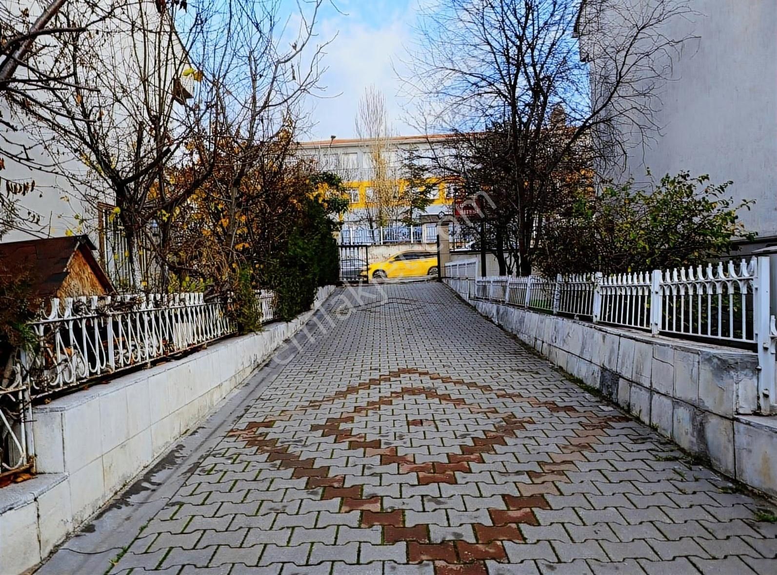 Batıkent İlkyerleşim Köklü 1 Sitesi Satılık Müstakil Villa - Görsel 24