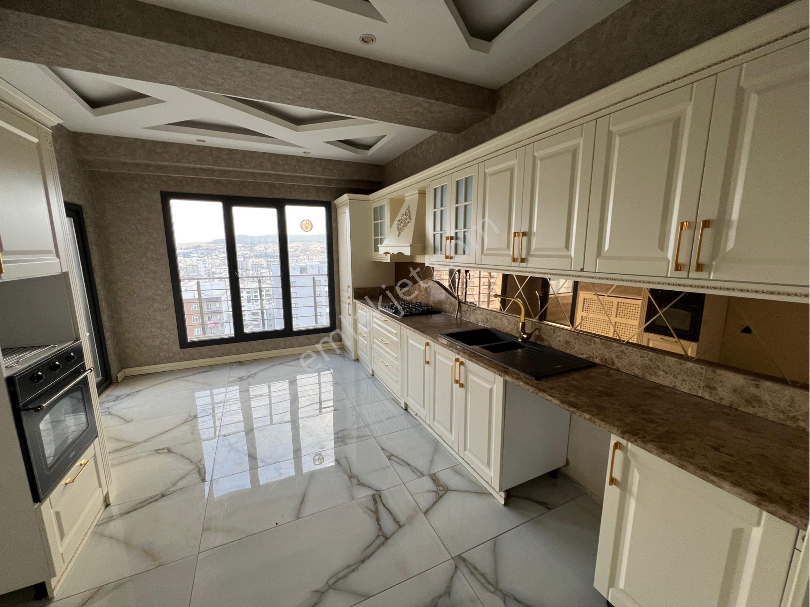 Jettir’den Karaköprü 2~ 35 De Satılık Cadde Üzerinde 4+1 Daire Ara Kat - Görsel 10