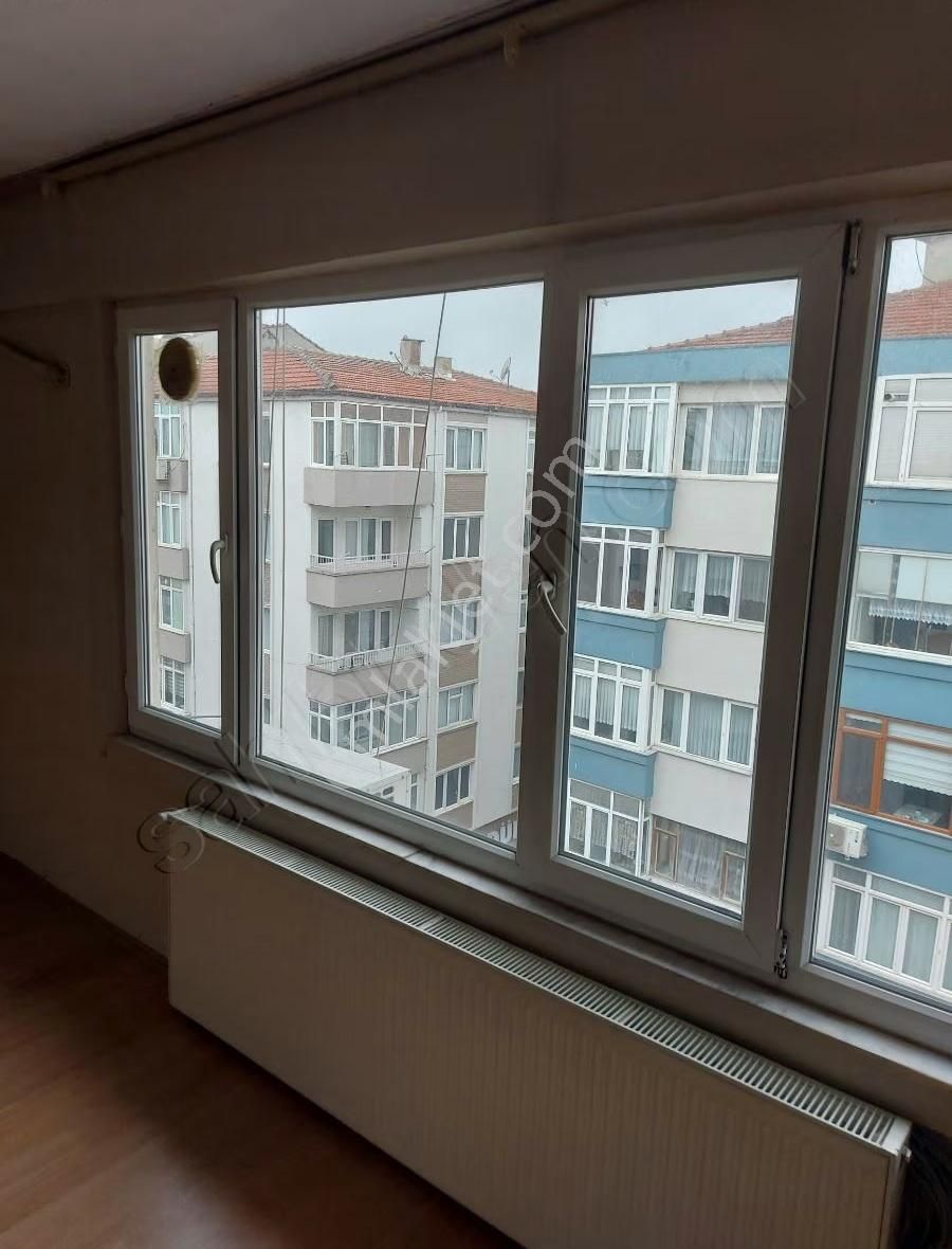 Antant Emlaktan İstiklal Caddesinde Sahile 100 M Mesafede