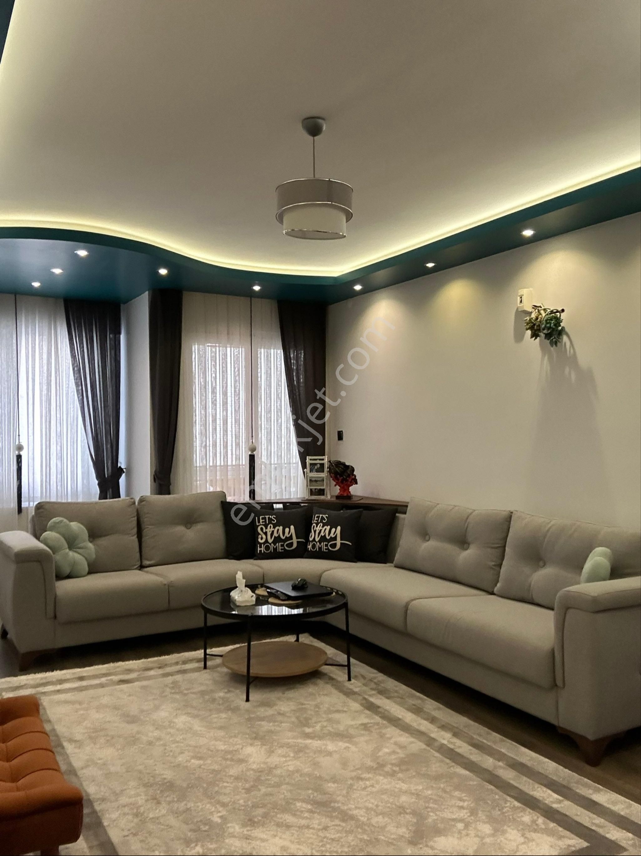 Geniş Daire Giyinme Odalı Ebeveyn Banyolu