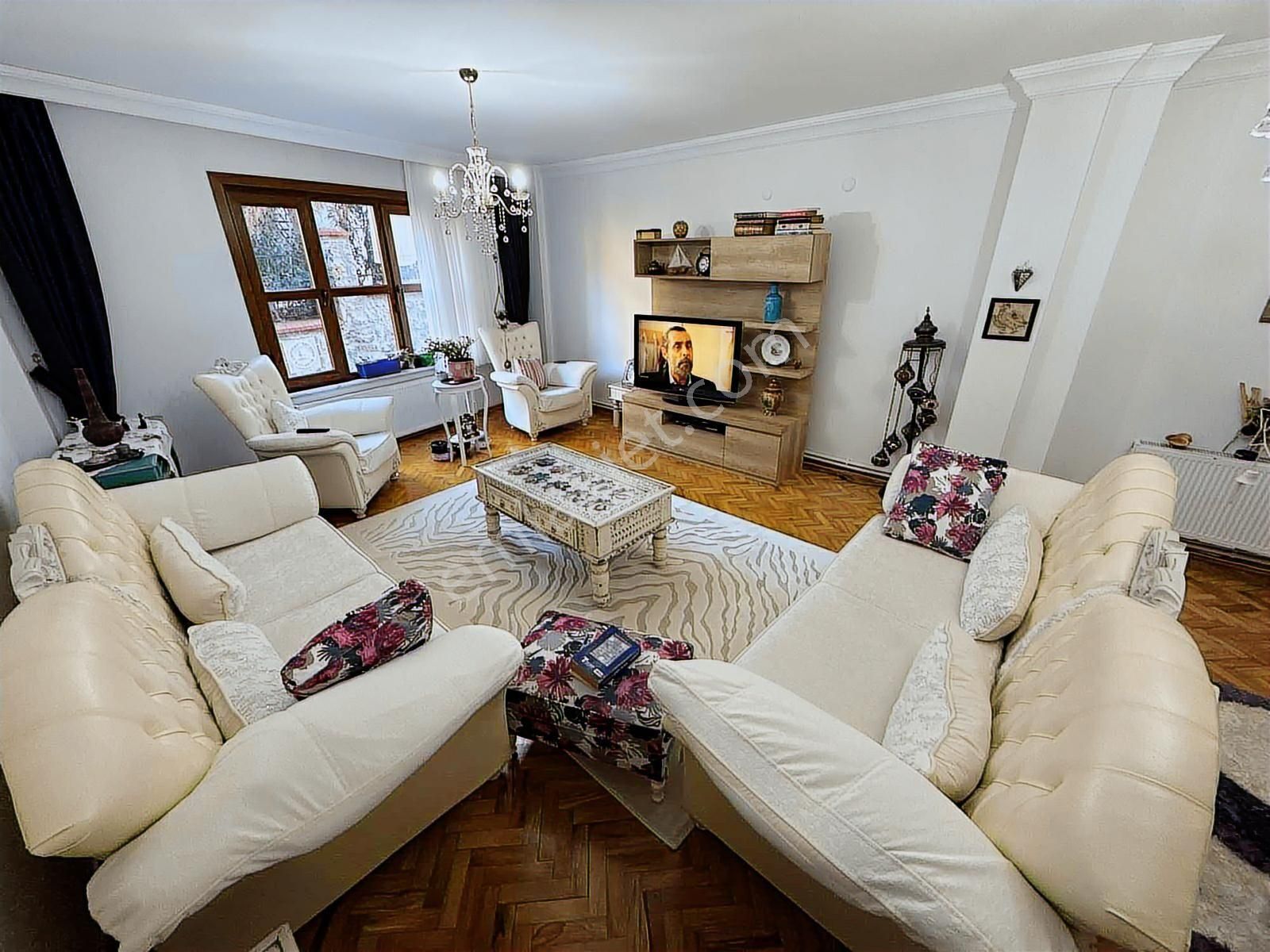 Üskükar Sahile 5 Dk Mesafede Satılık 2+1 Daire - Görsel 9