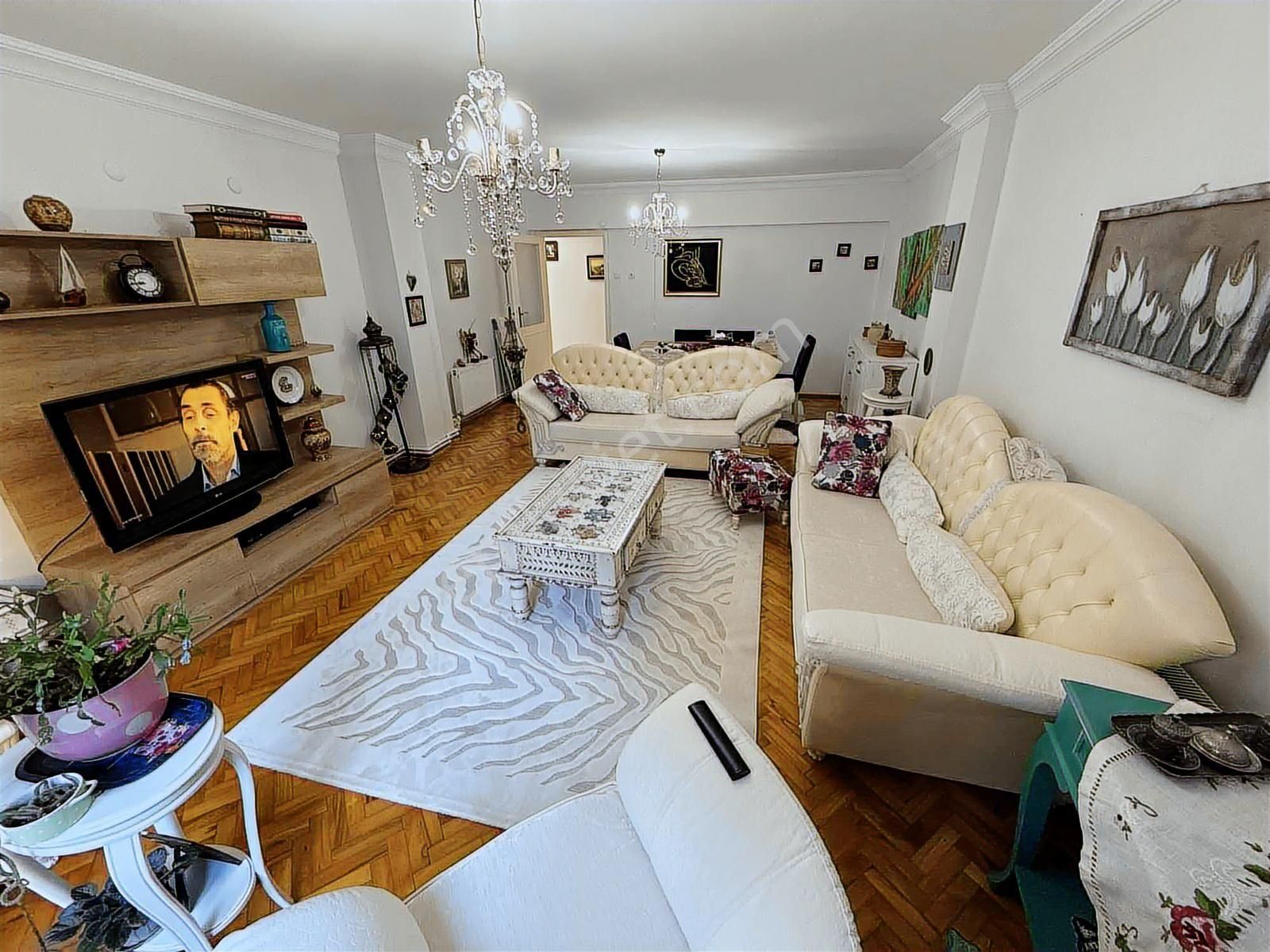 Üskükar Sahile 5 Dk Mesafede Satılık 2+1 Daire - Görsel 11