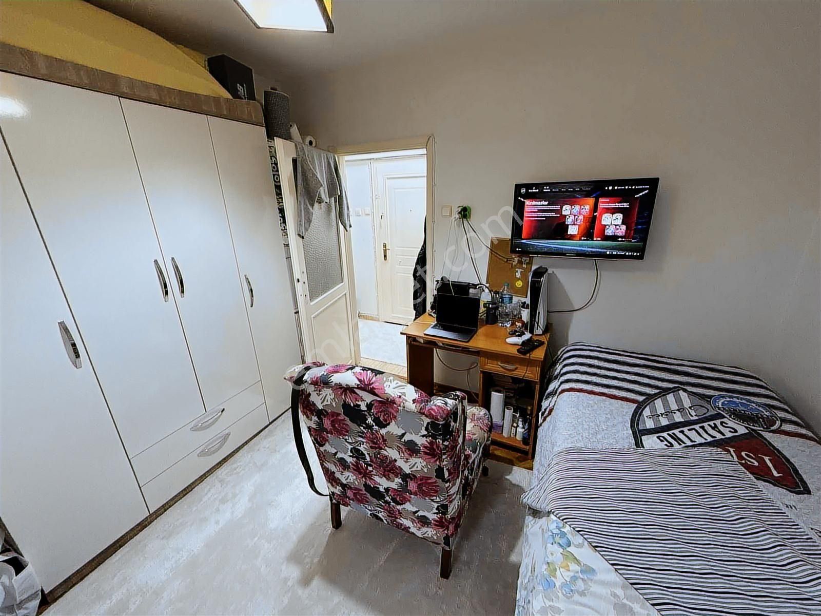 Üskükar Sahile 5 Dk Mesafede Satılık 2+1 Daire - Görsel 25