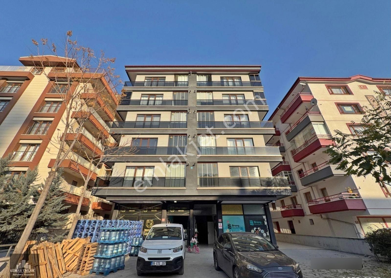 Ankara'nın Merkezin'de İncesu Caddesin'de Bağımsız Mutfaklı 2+1