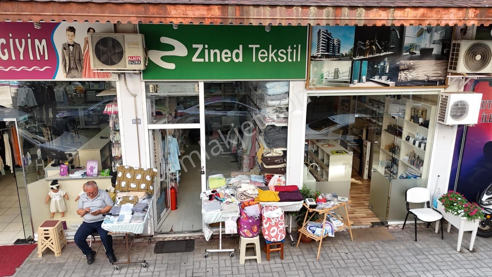 Alanya Şekerhane Mah Merkezi Konumda Cadde Üzeri Satılık Dükkan