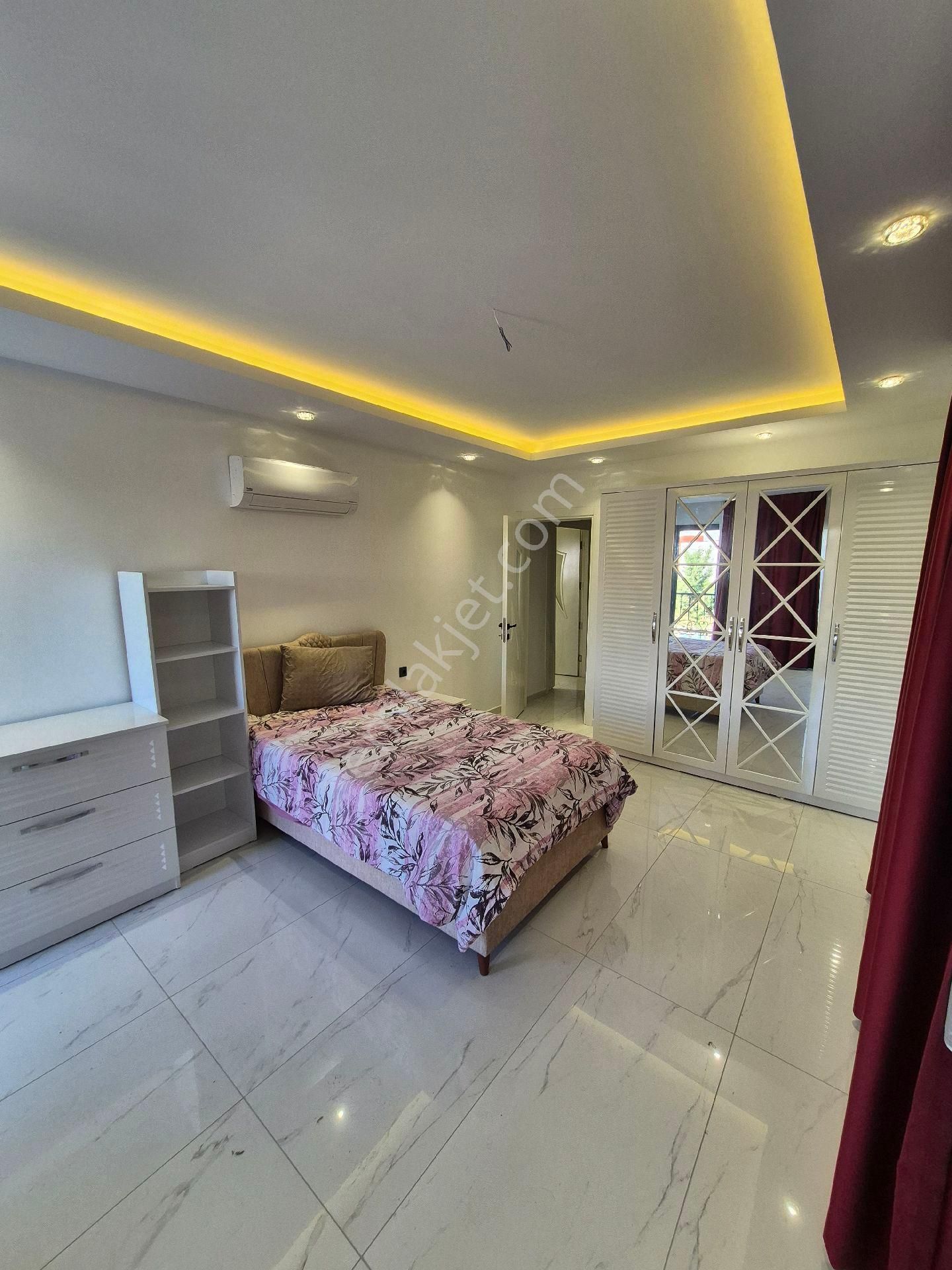 Çarkıparede 8+1 Triblex Eşyalı Villamız Satılıktır - Görsel 23