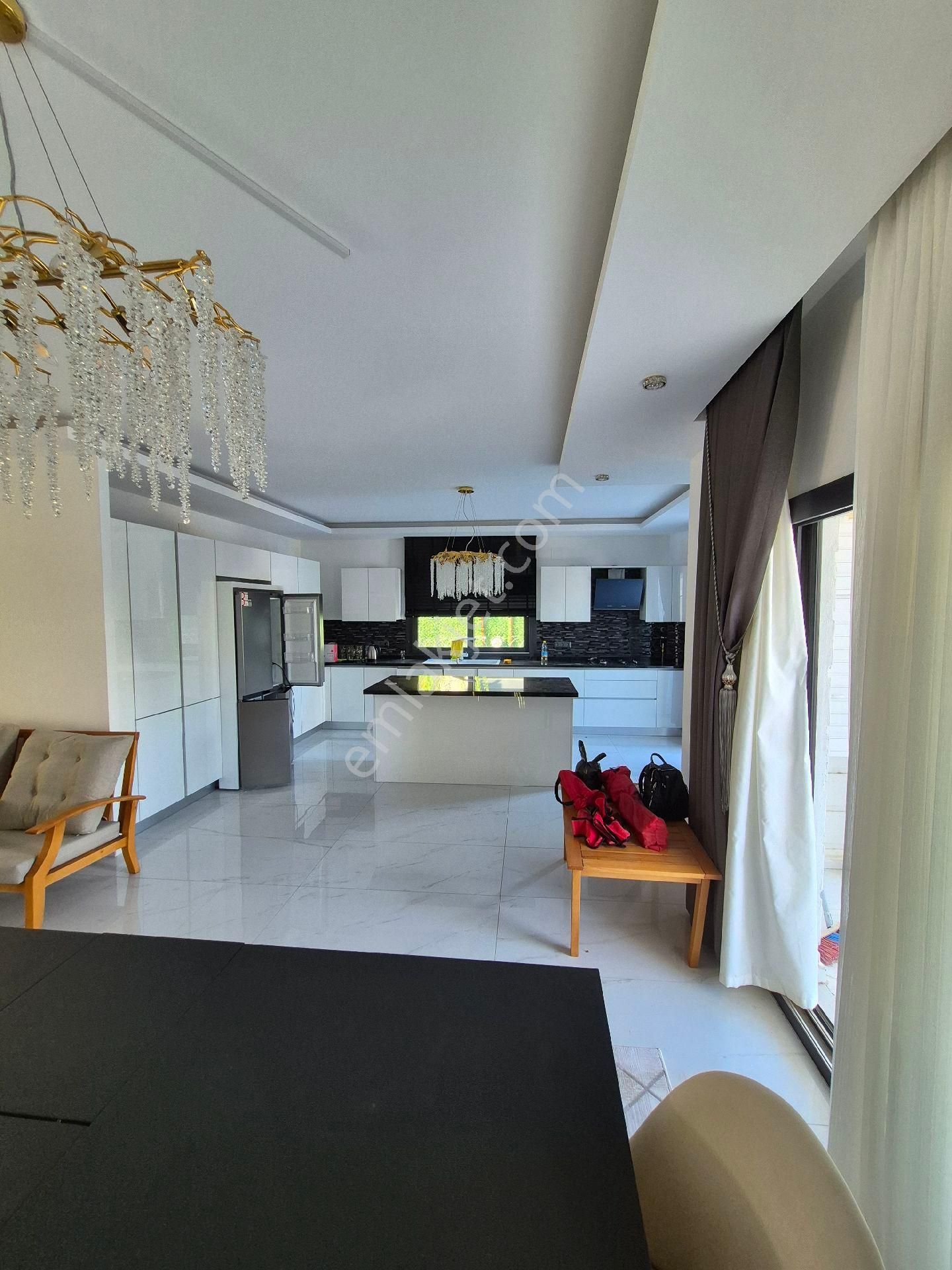 Çarkıparede 8+1 Triblex Eşyalı Villamız Satılıktır - Görsel 3