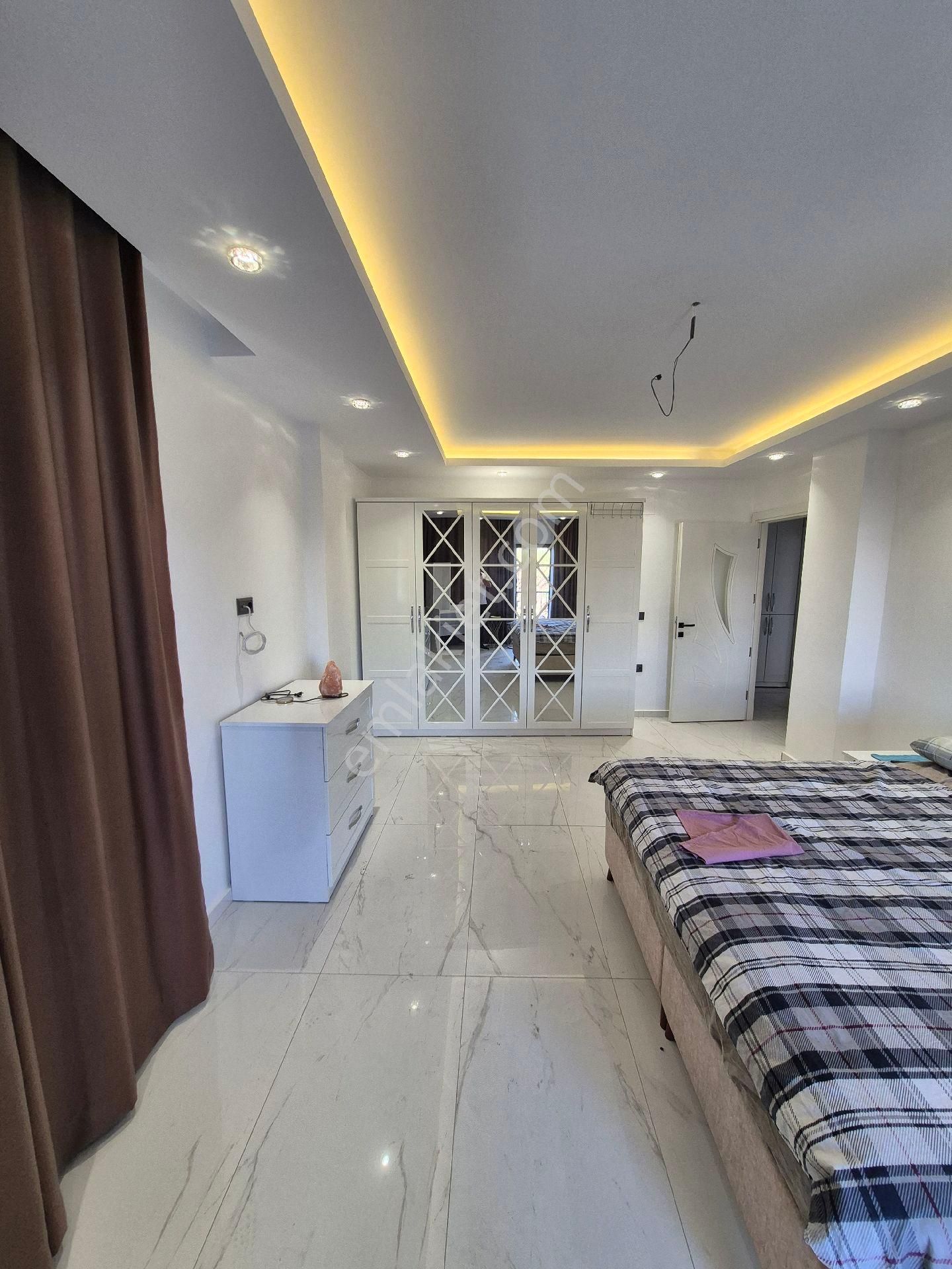 Çarkıparede 8+1 Triblex Eşyalı Villamız Satılıktır - Görsel 21