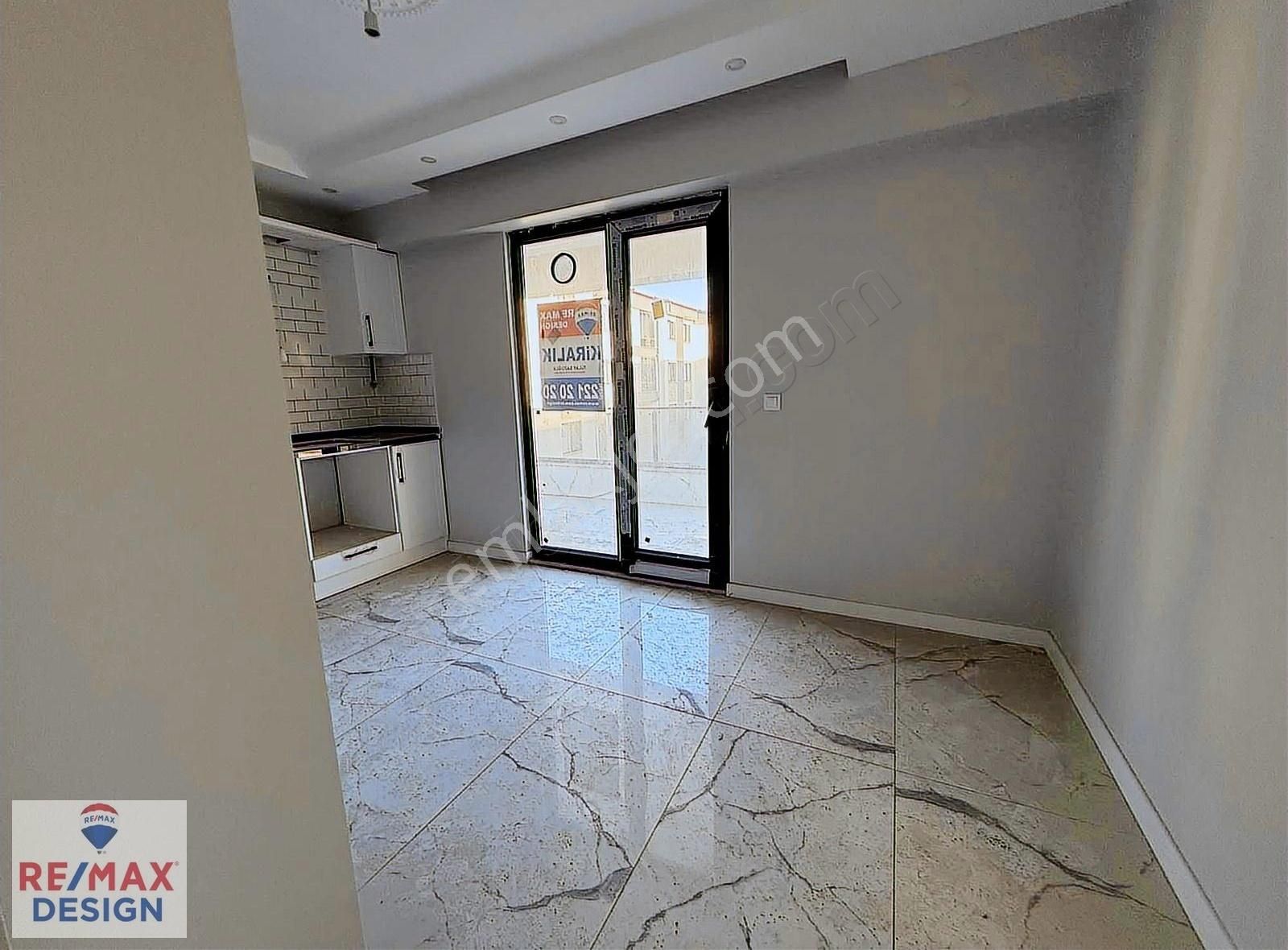 Remax Desıgın Yazlık 3+1 Sıfır Ebeveyn Banyolu Kırslık Daire - Görsel 12