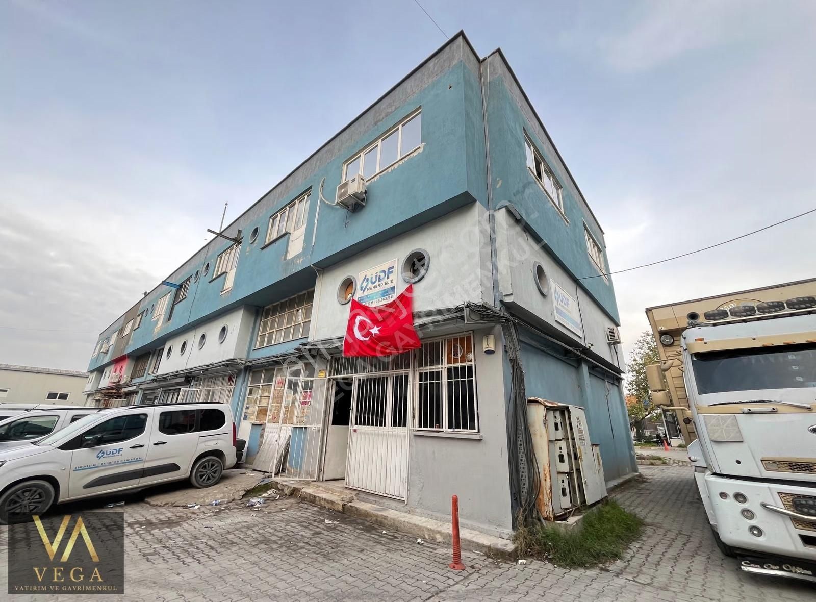Esnaf Sanatkarlar Çarşısında Kiralık 3 Katlı Dükkan - Görsel 15