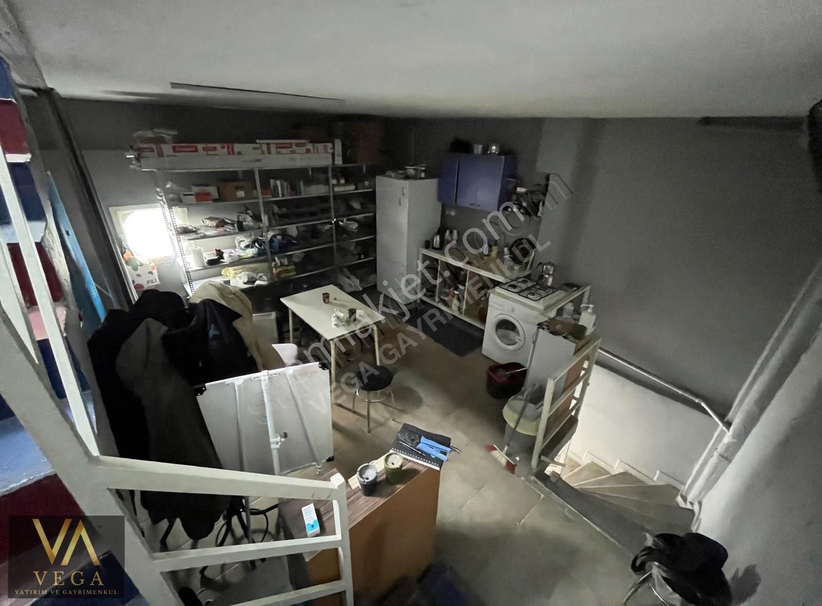 Esnaf Sanatkarlar Çarşısında Kiralık 3 Katlı Dükkan - Görsel 12